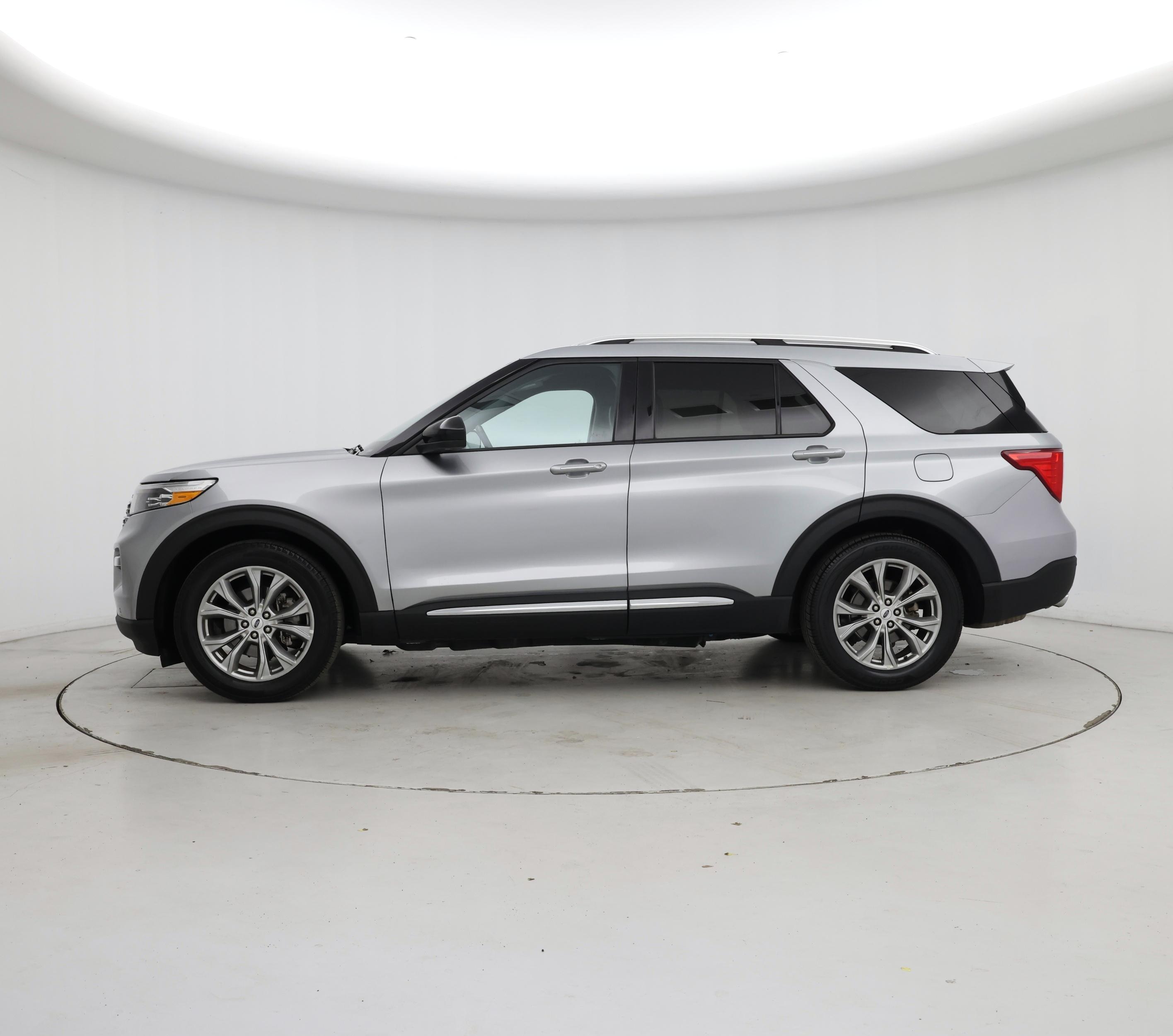 Thumbnail: 2023 Ford Explorer - 3