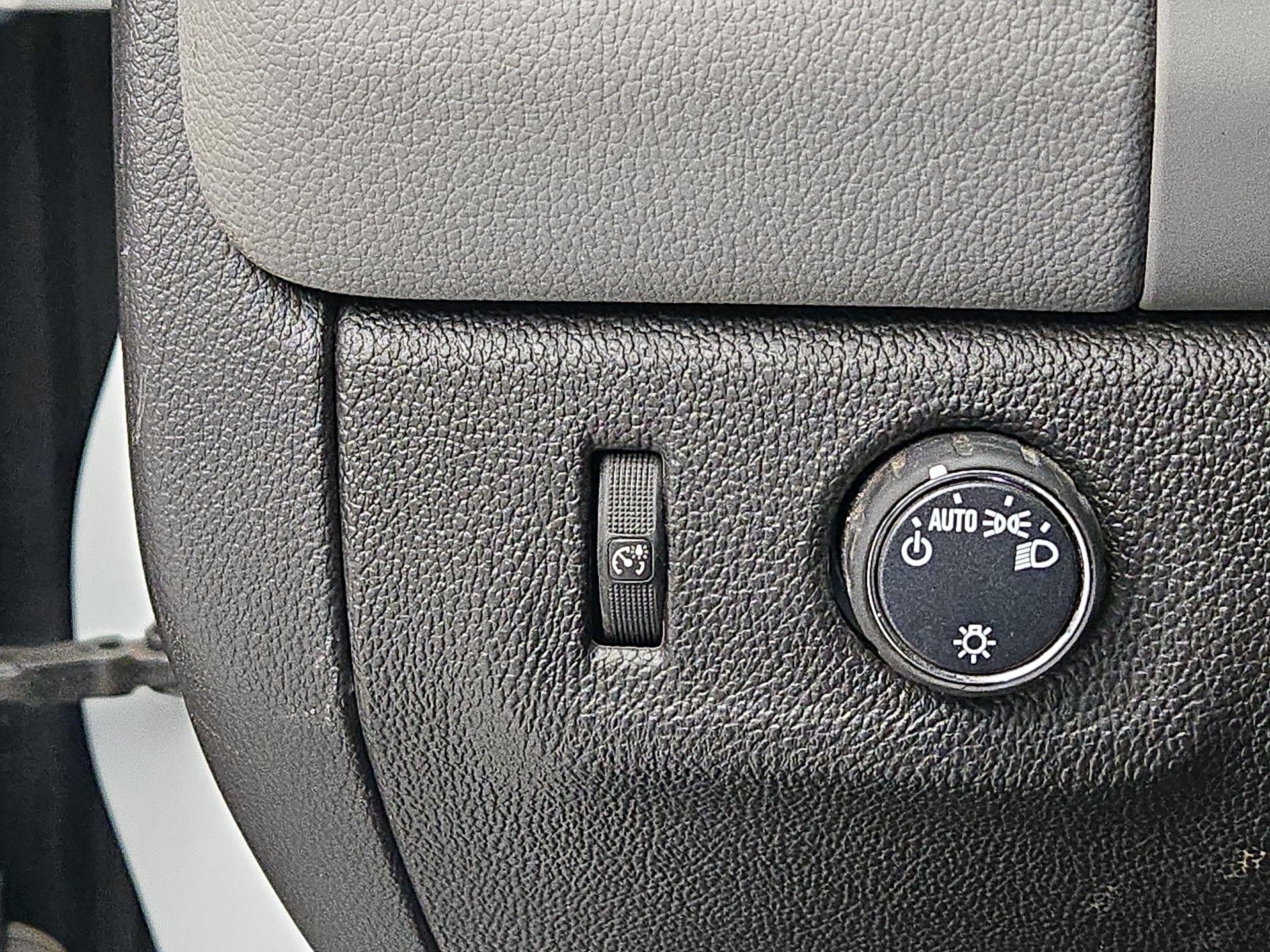 Thumbnail: 2022 Chevrolet Colorado - 13