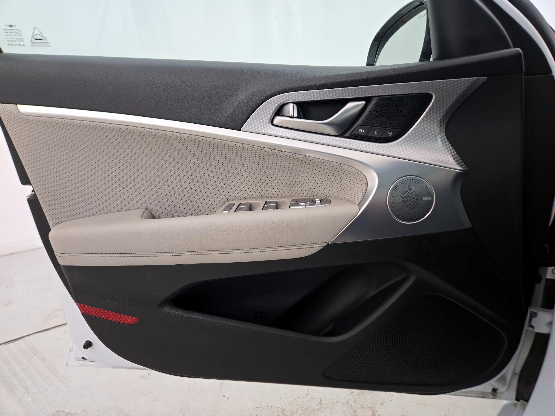 Thumbnail: 2023 Genesis G70 - 12