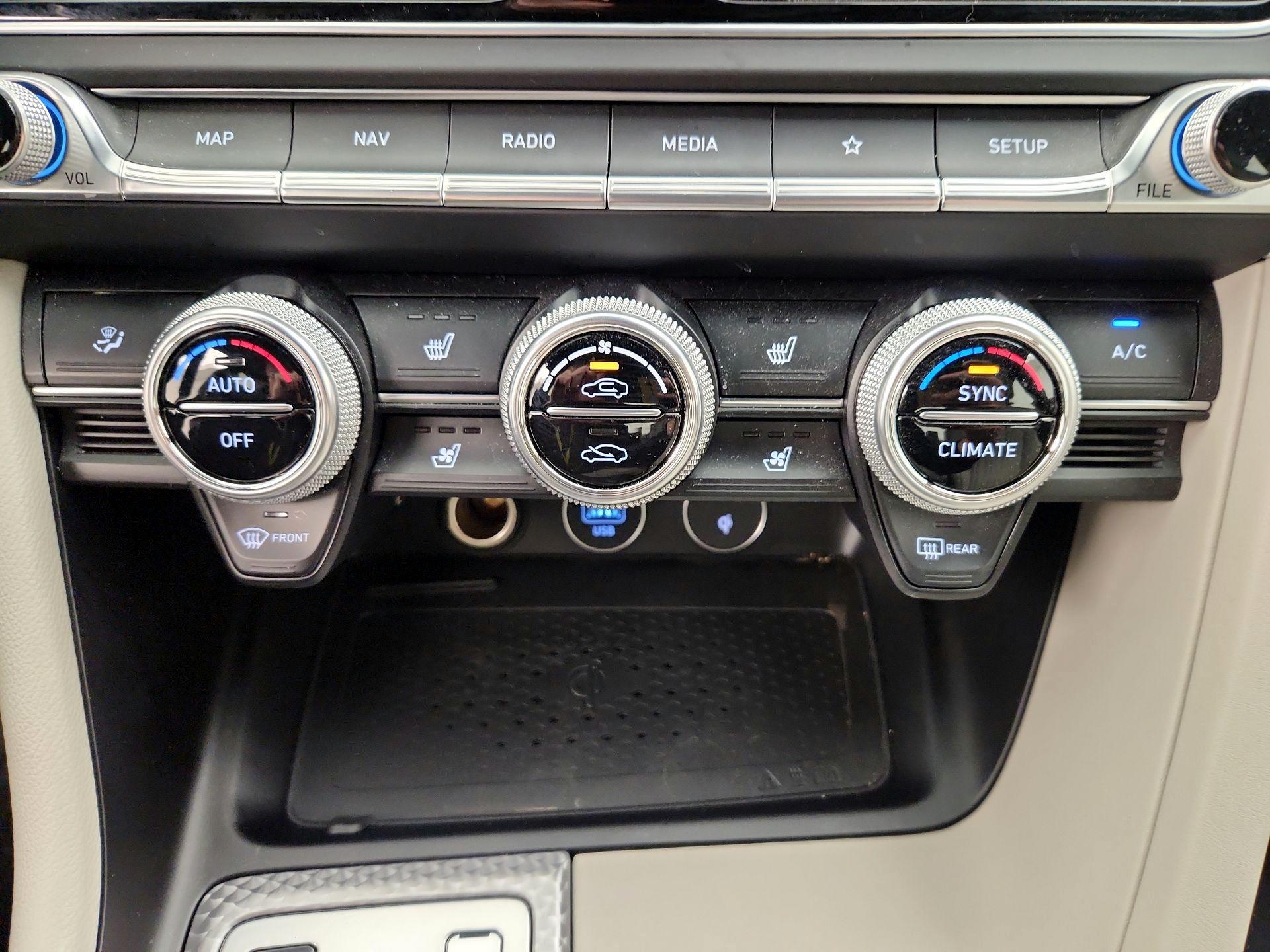 Thumbnail: 2023 Genesis G70 - 17