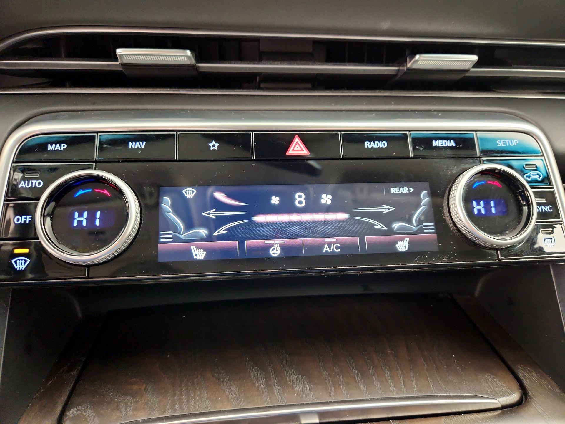 Thumbnail: 2024 Genesis GV80 - 16