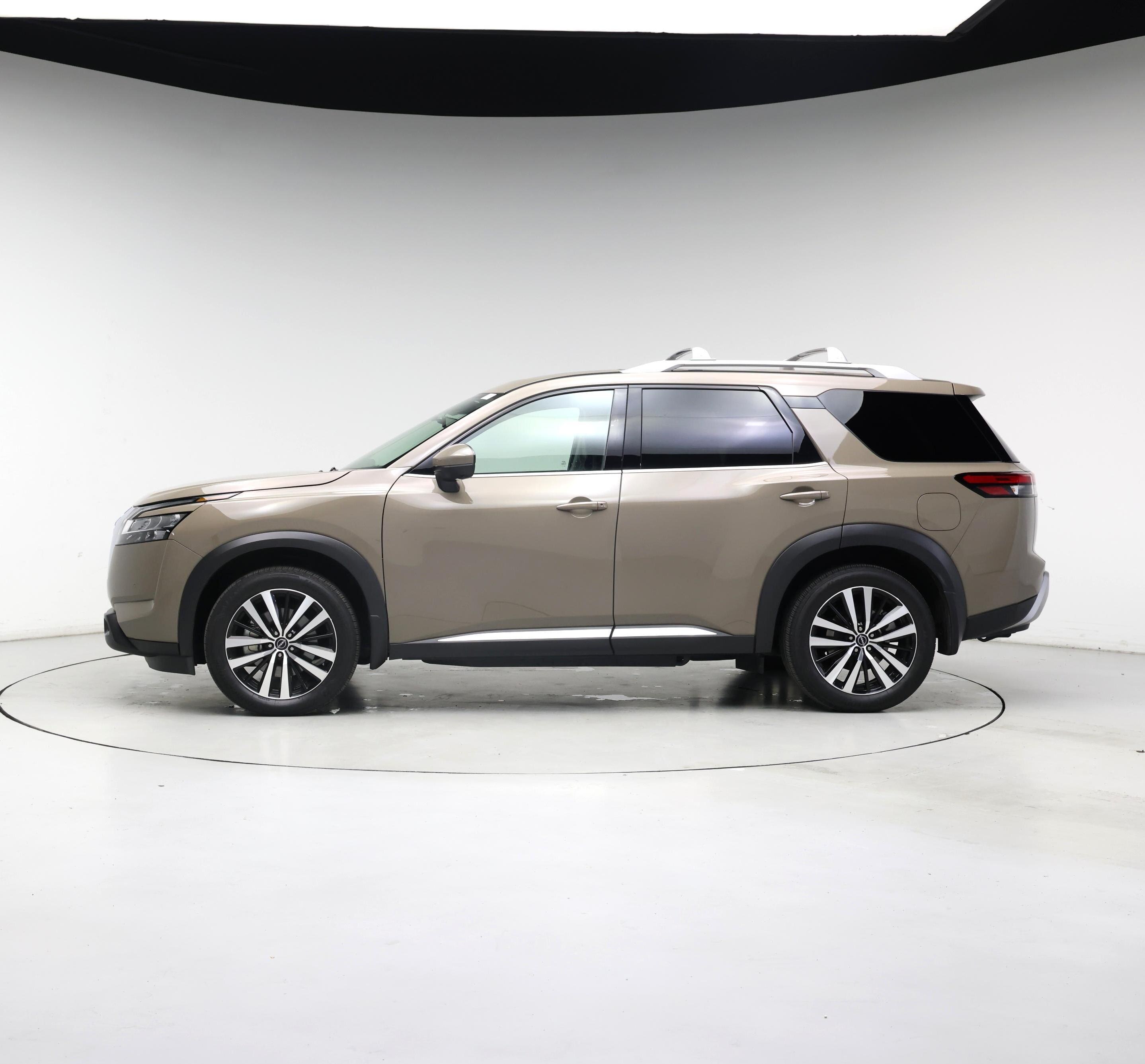 Thumbnail: 2024 Nissan Pathfinder - 3