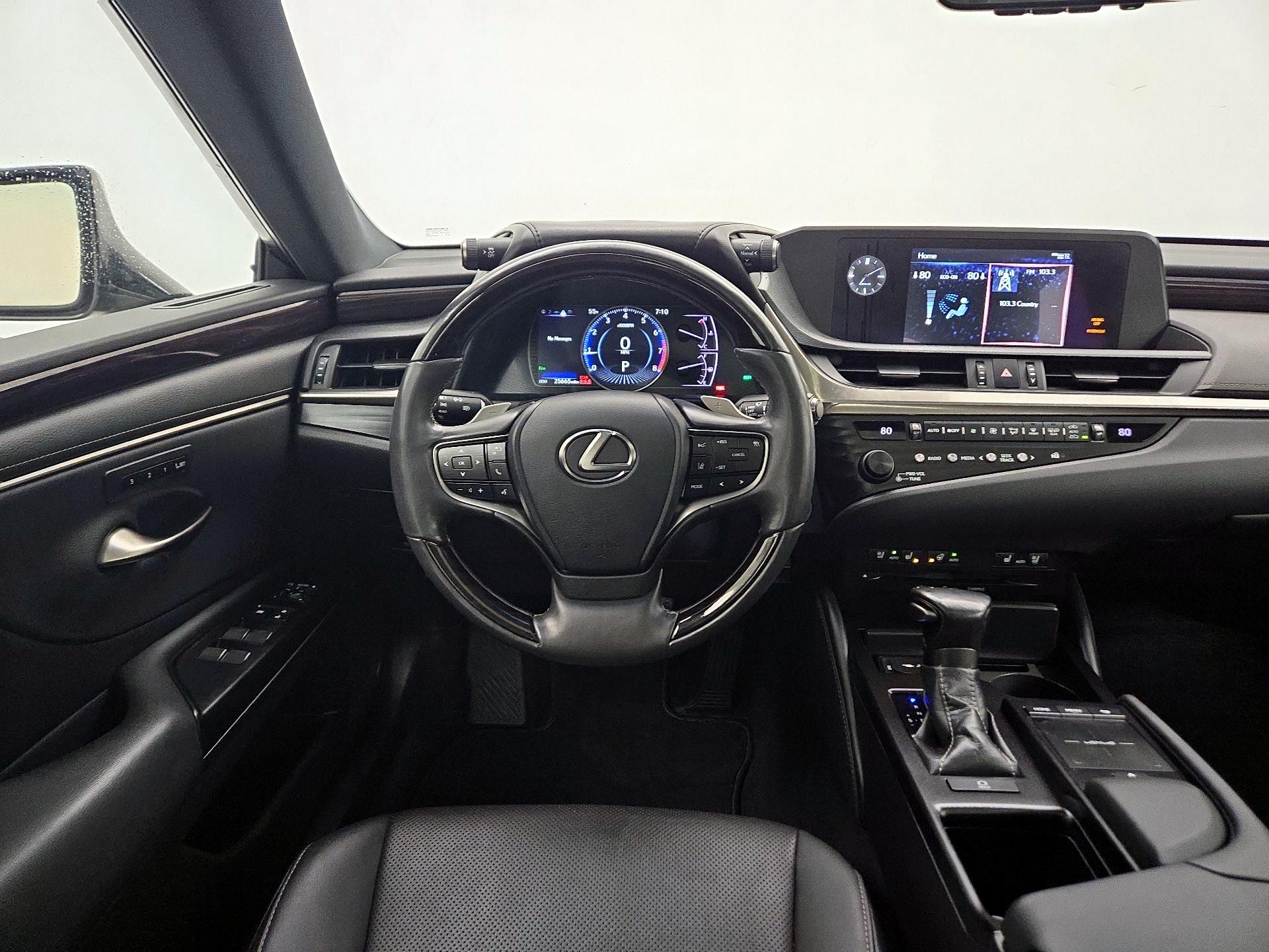 Thumbnail: 2020 Lexus ES - 10