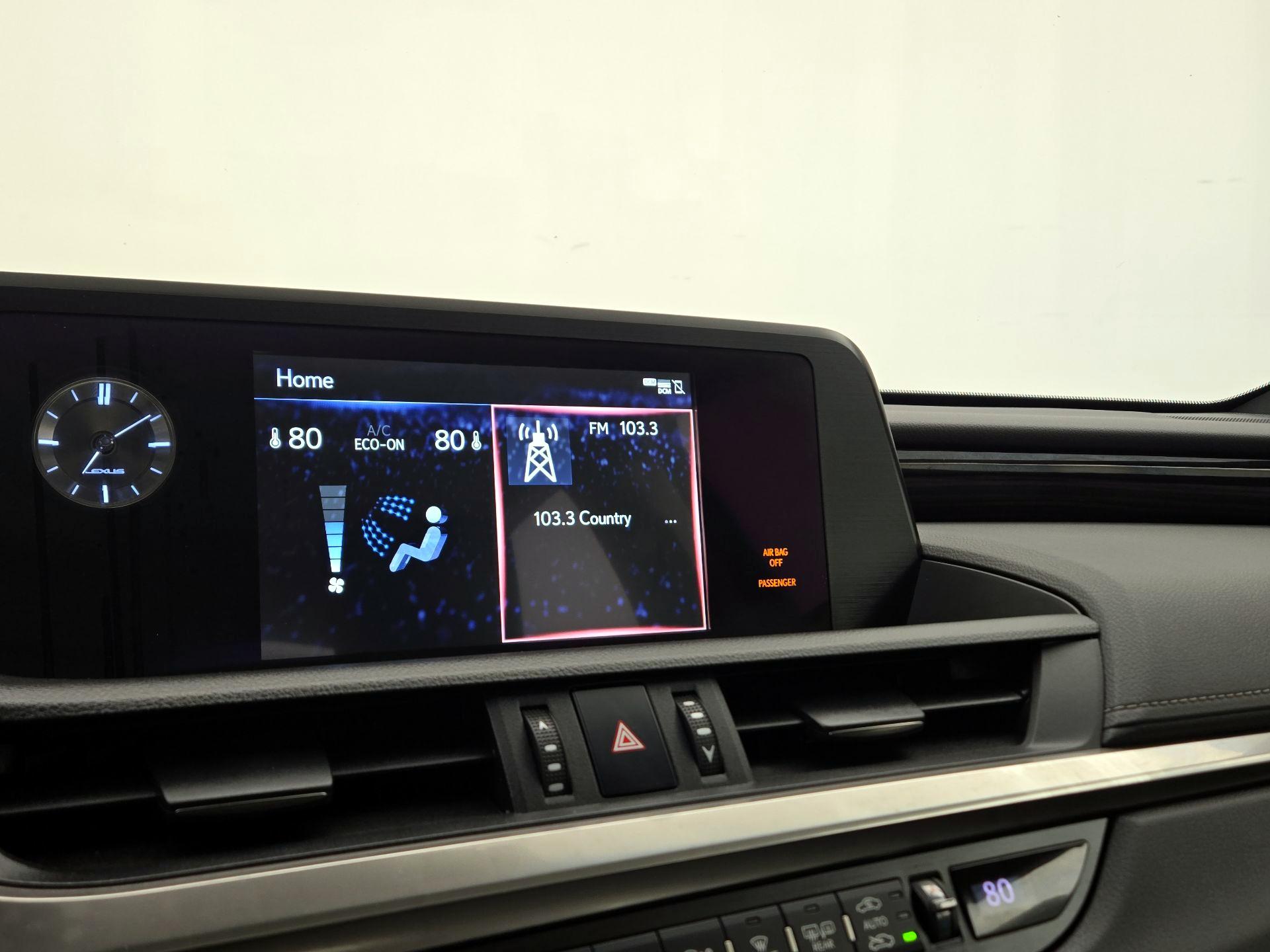 Thumbnail: 2020 Lexus ES - 15