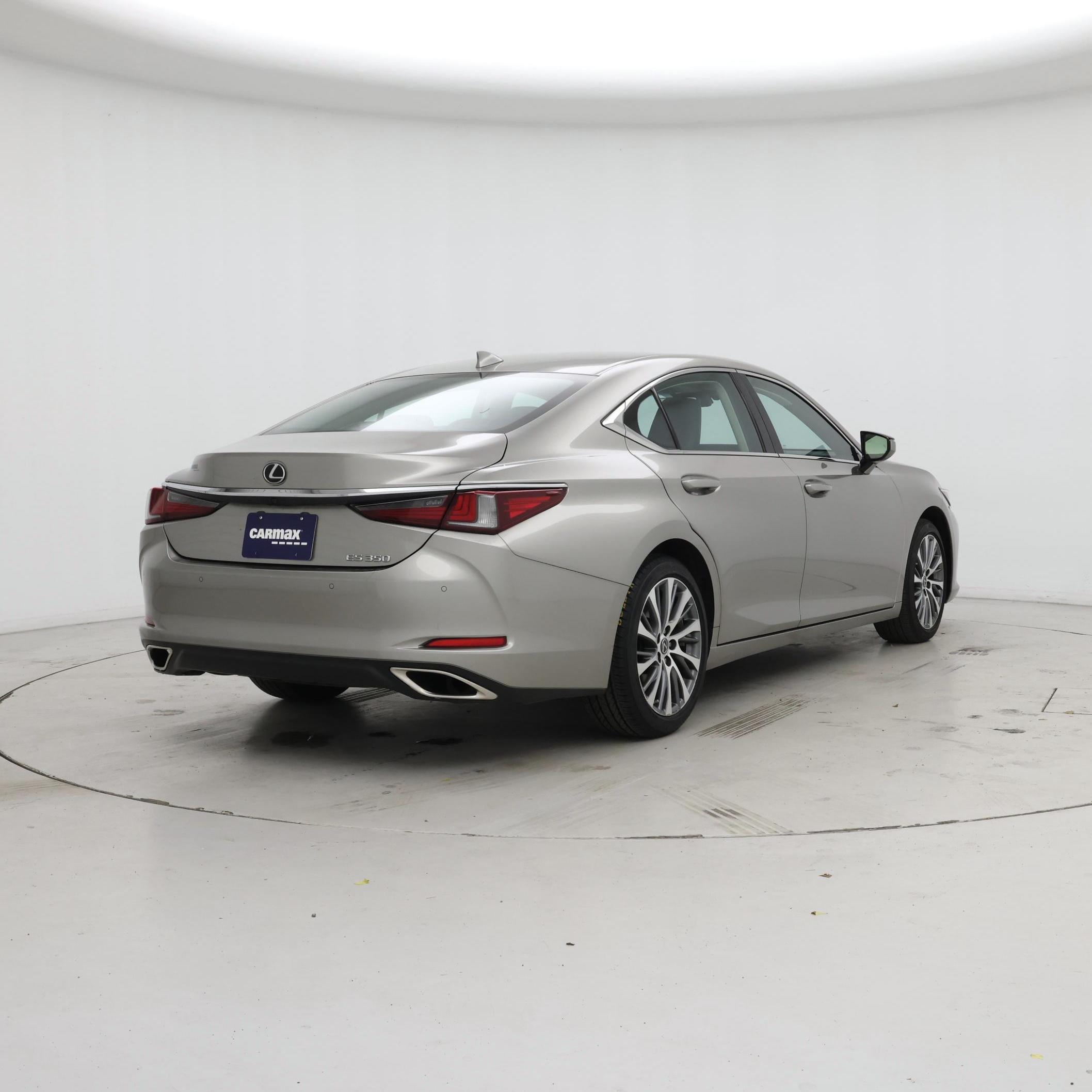 Thumbnail: 2020 Lexus ES - 8