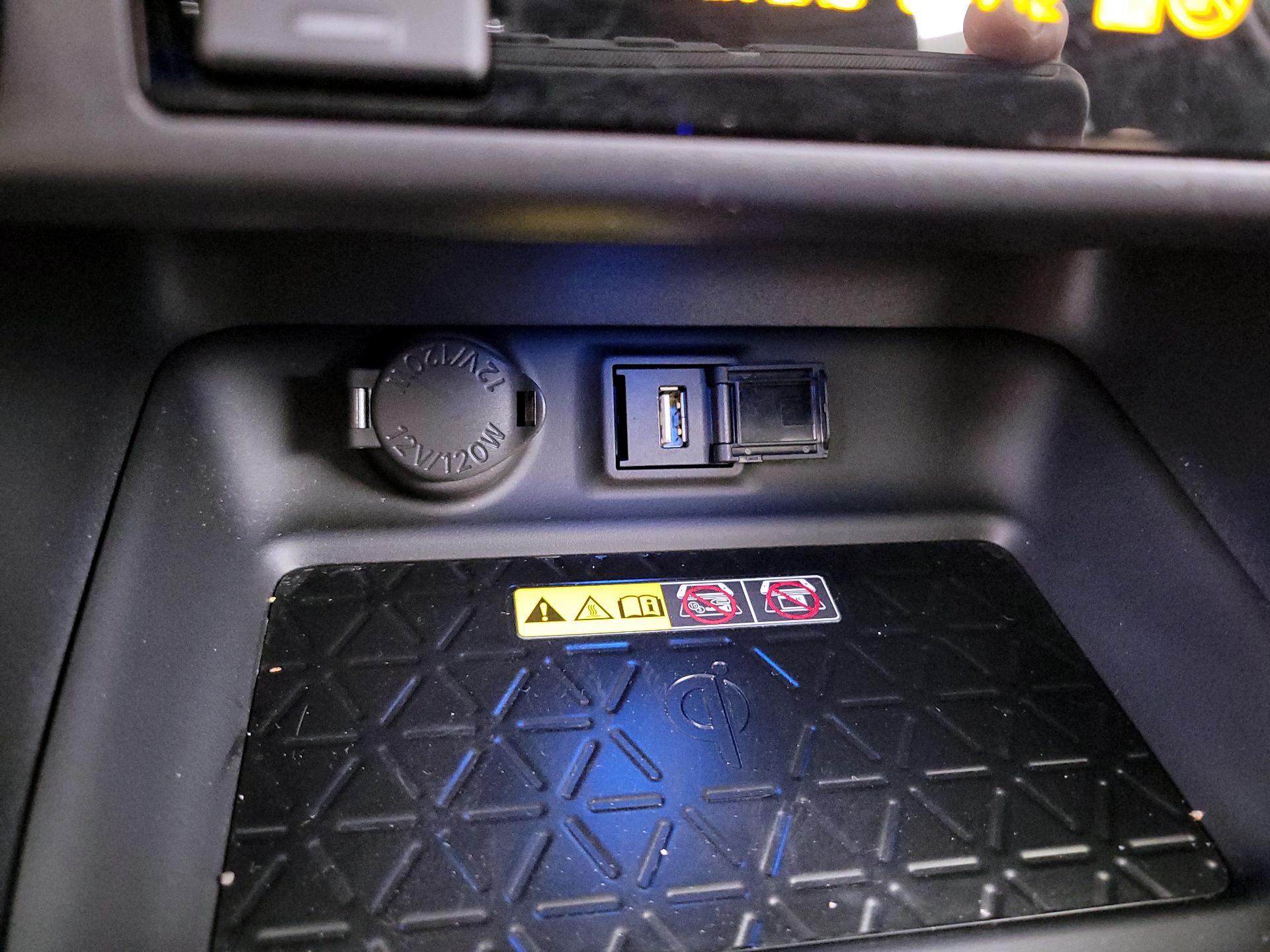 Thumbnail: 2022 Toyota RAV4 - 19