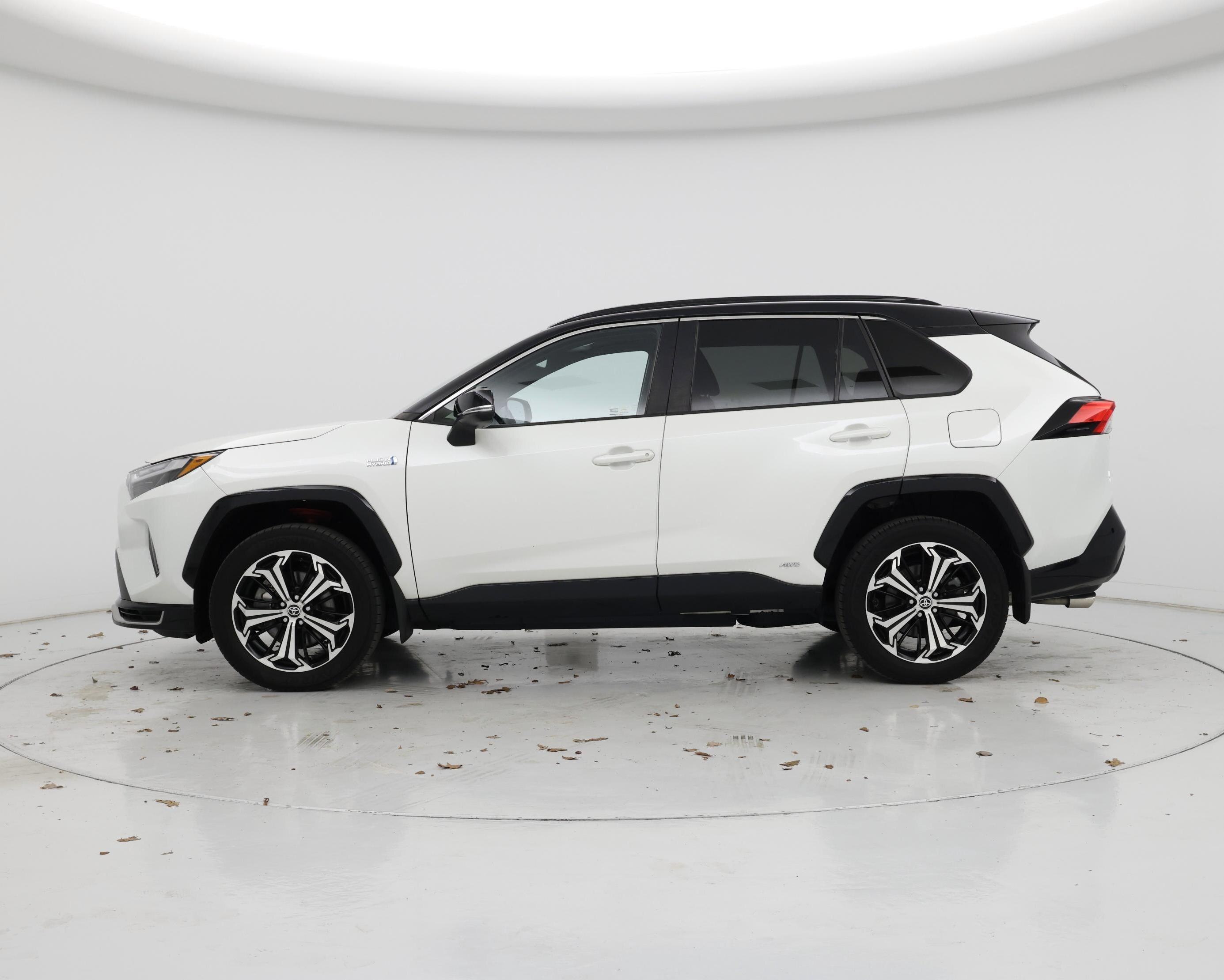 Thumbnail: 2022 Toyota RAV4 - 3