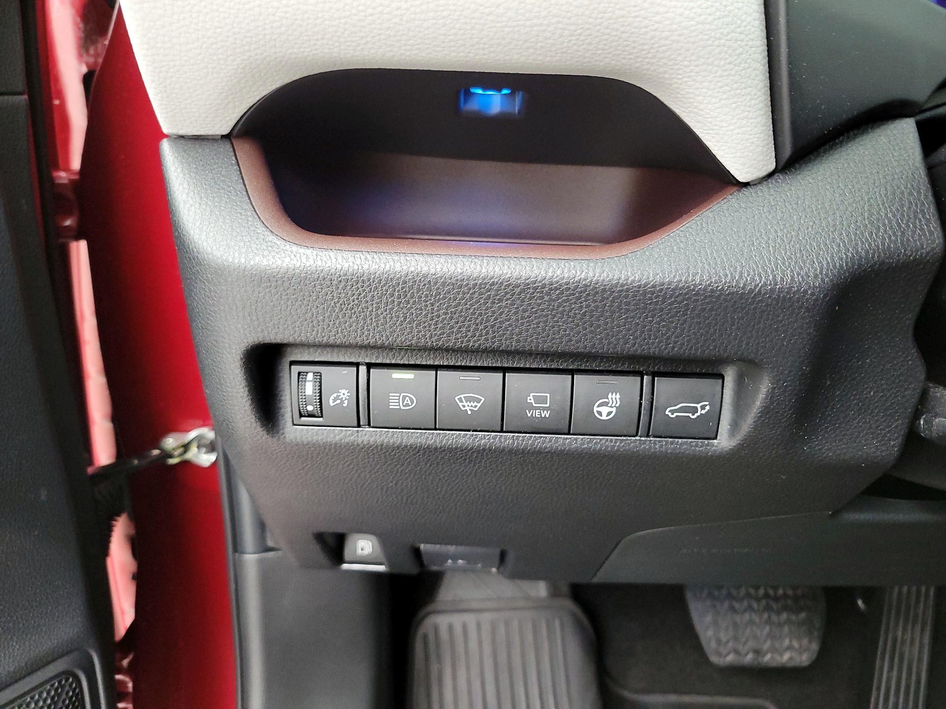 Thumbnail: 2022 Toyota RAV4 - 13