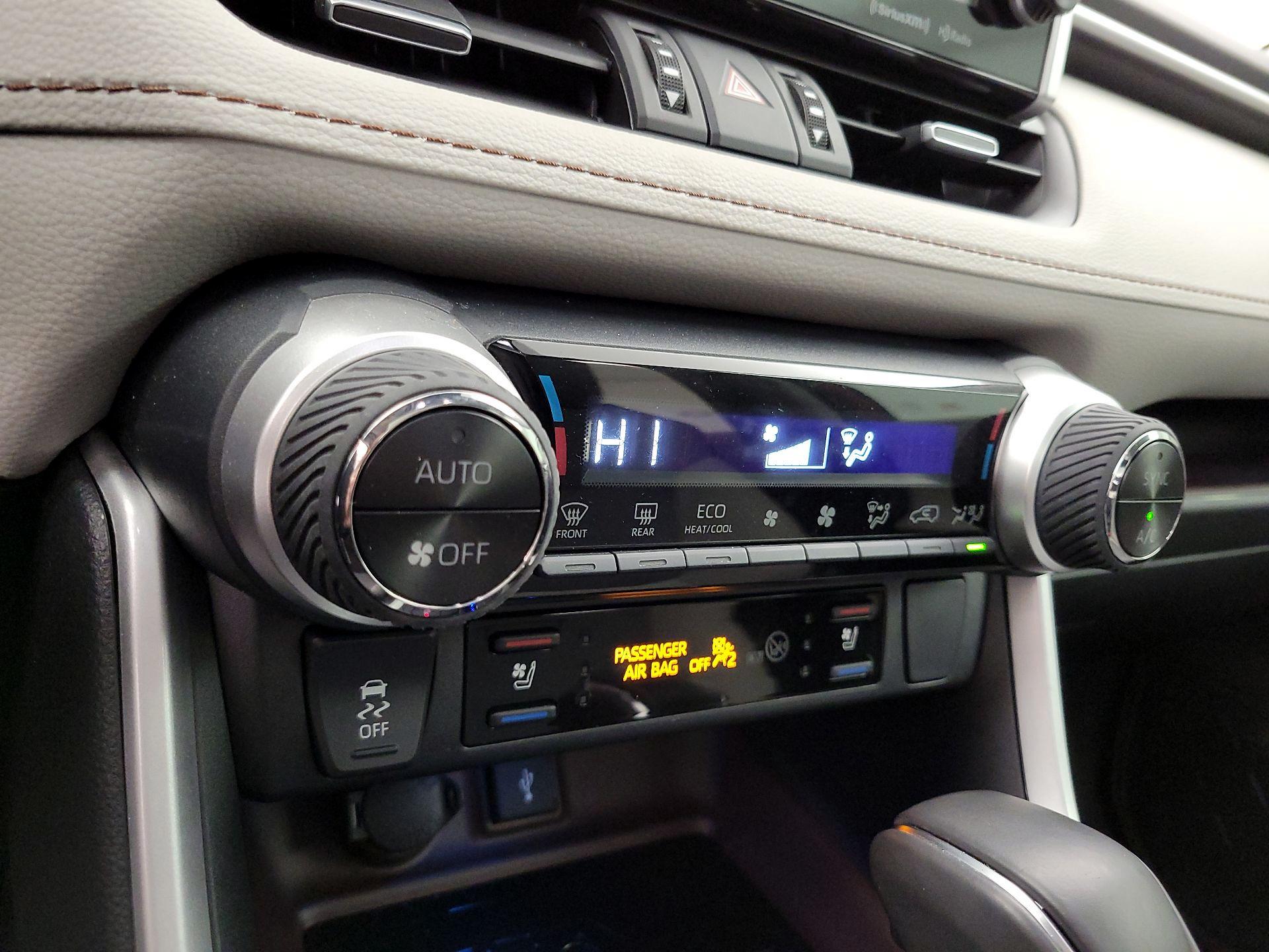 Thumbnail: 2022 Toyota RAV4 - 17