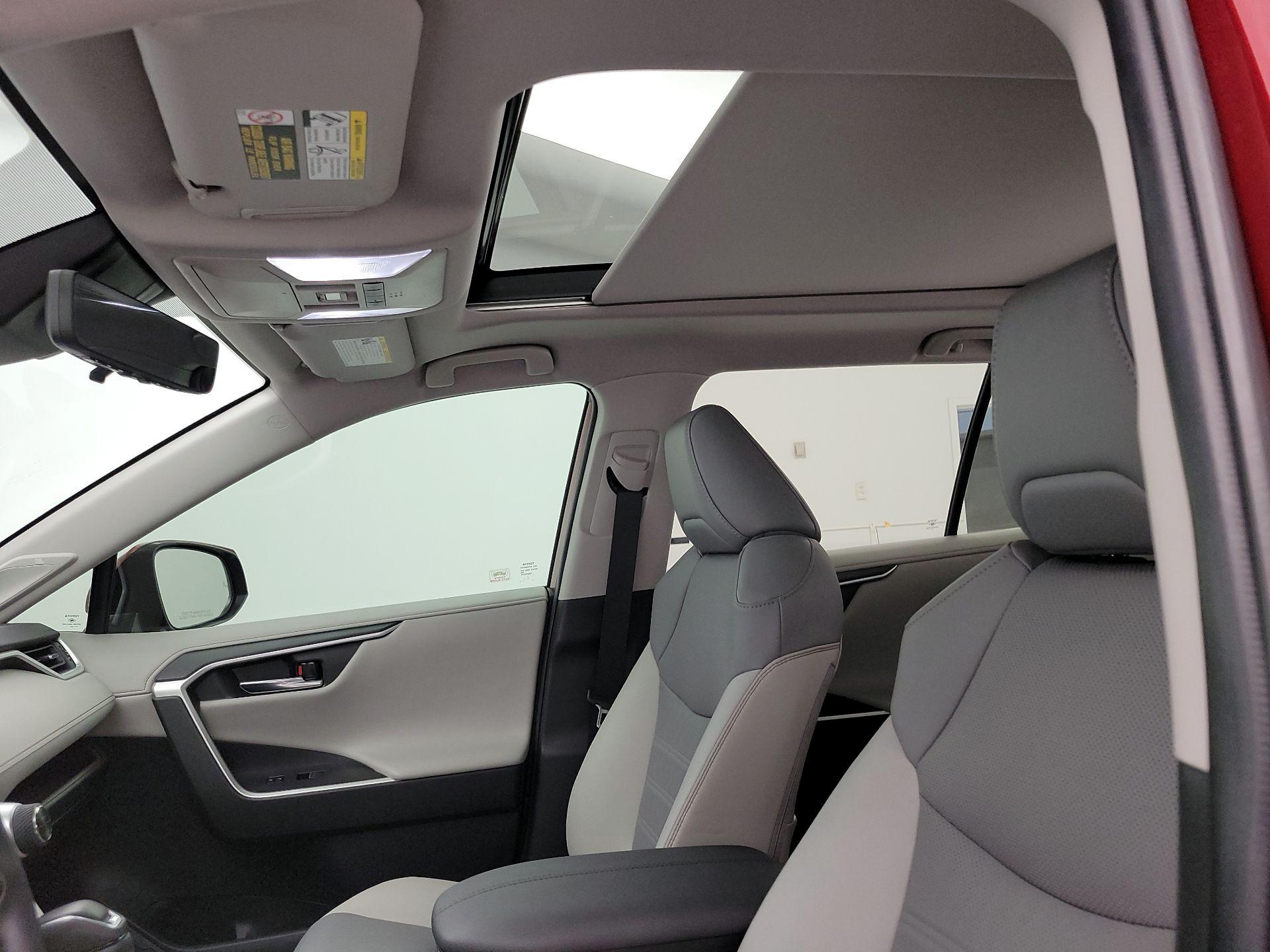 Thumbnail: 2022 Toyota RAV4 - 20