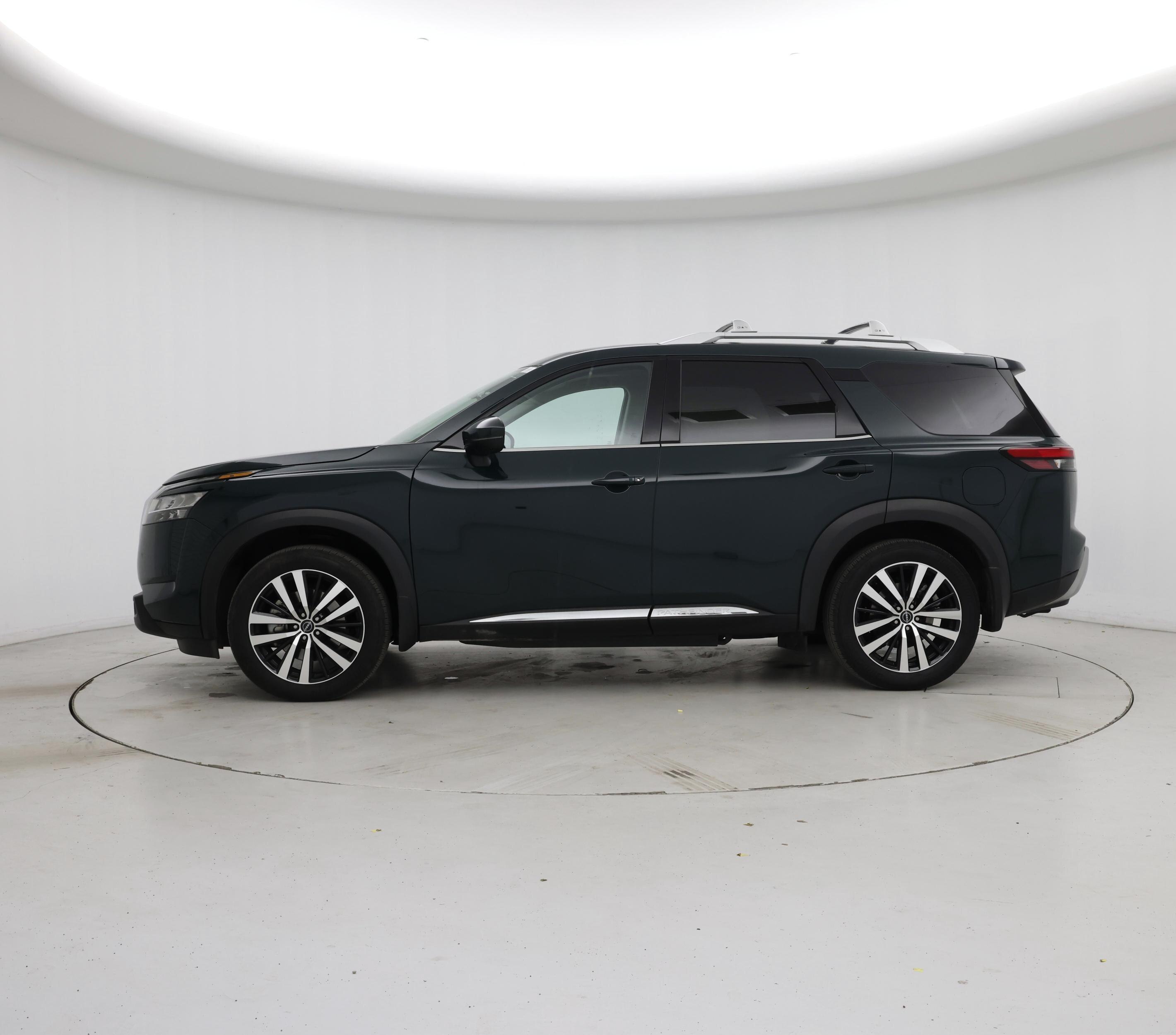 Thumbnail: 2024 Nissan Pathfinder - 3