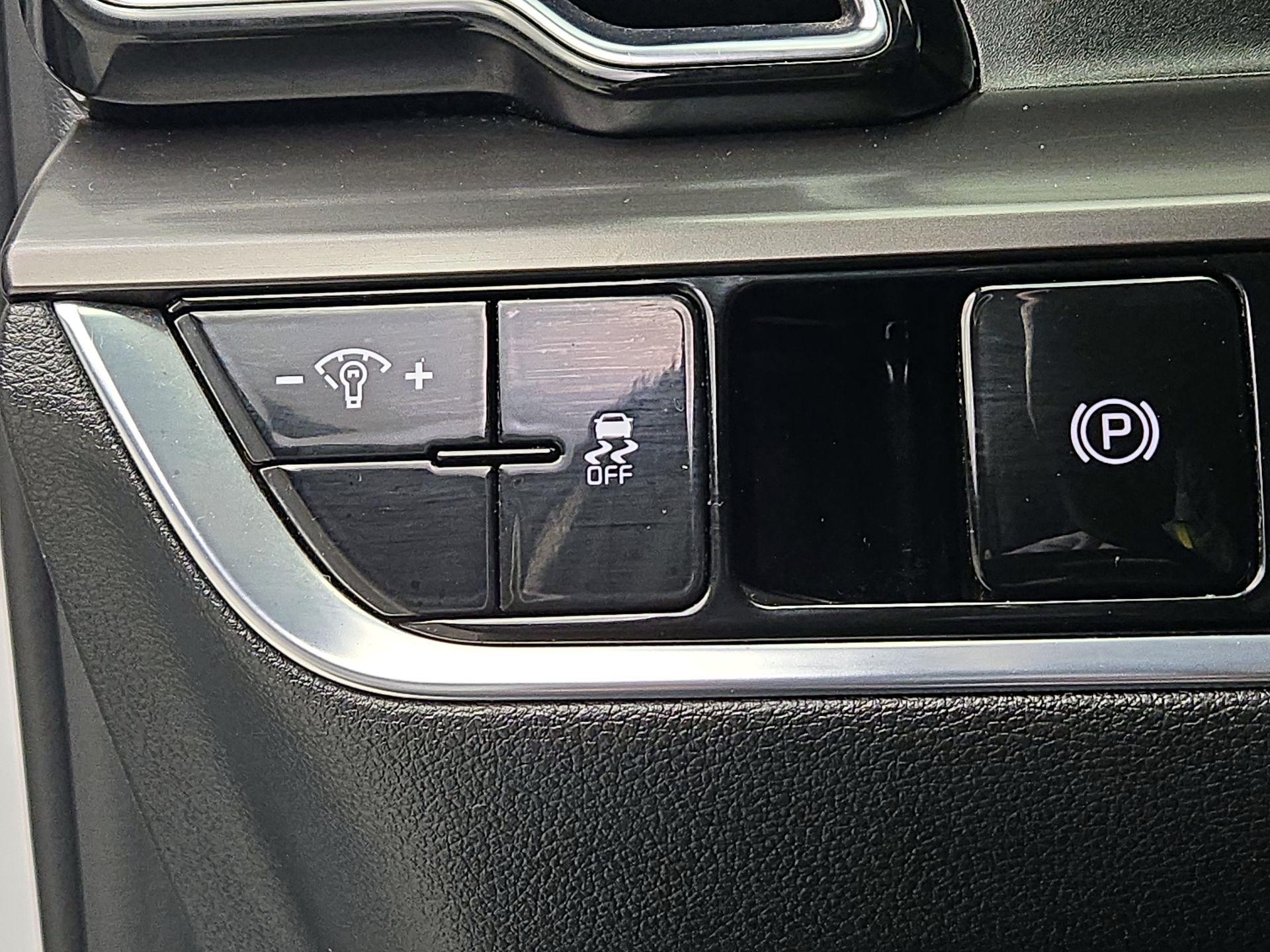 Thumbnail: 2023 Kia Sportage - 13