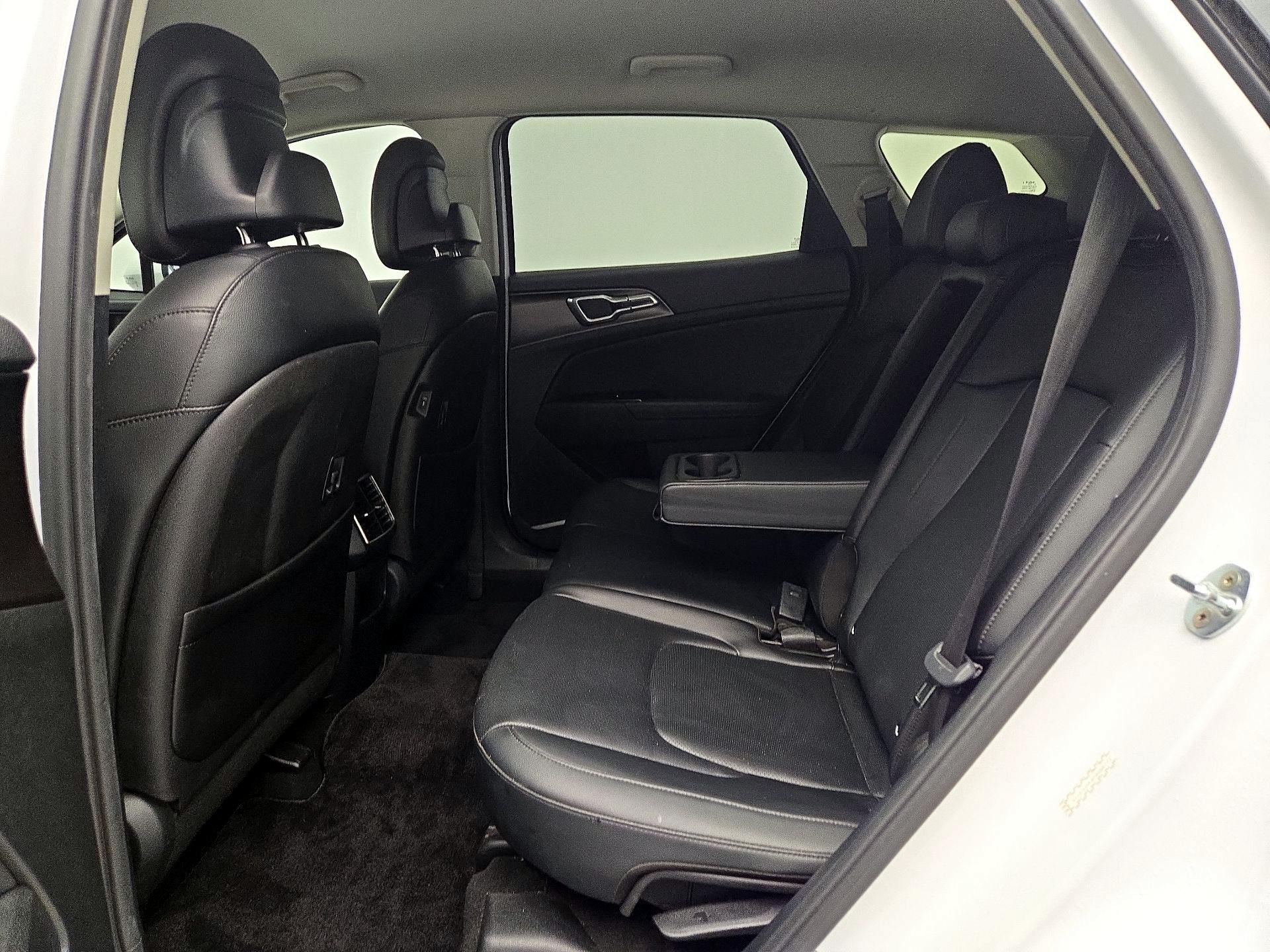 Thumbnail: 2023 Kia Sportage - 20