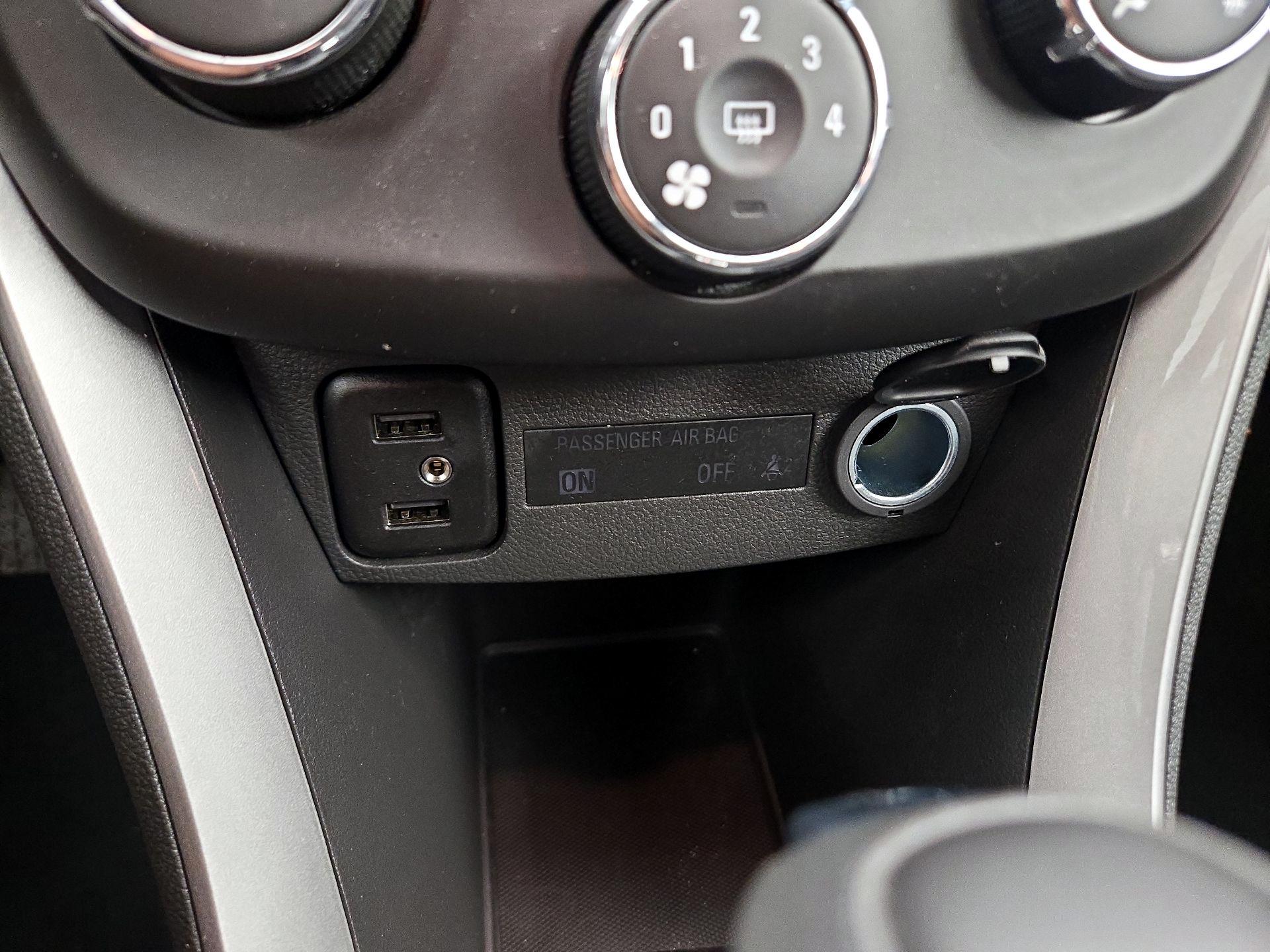 Thumbnail: 2022 Chevrolet Trax - 18
