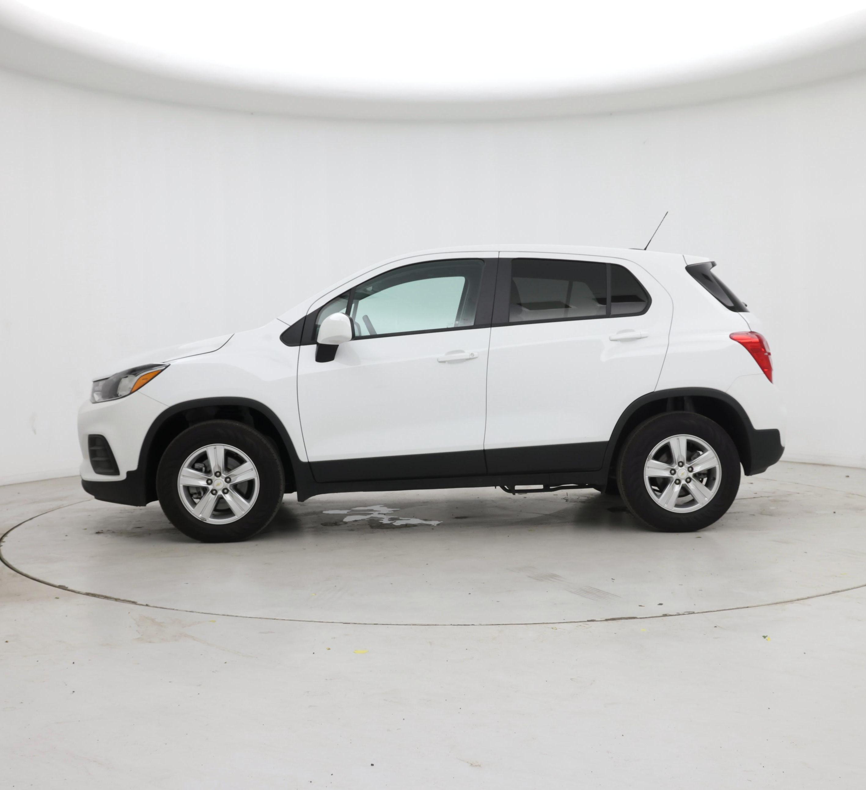 Thumbnail: 2022 Chevrolet Trax - 3