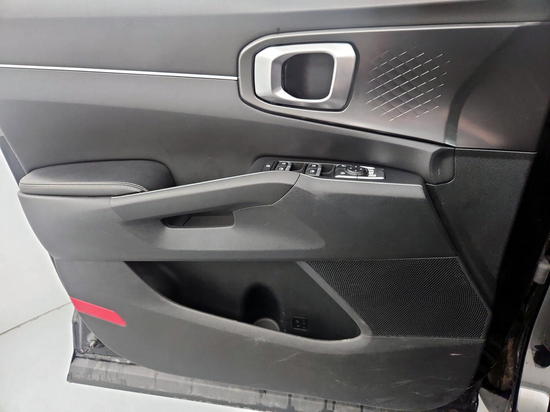 Thumbnail: 2022 Kia Sorento - 12