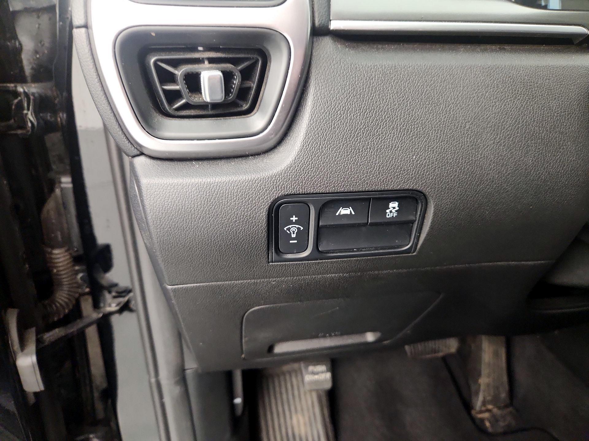 Thumbnail: 2022 Kia Sorento - 13