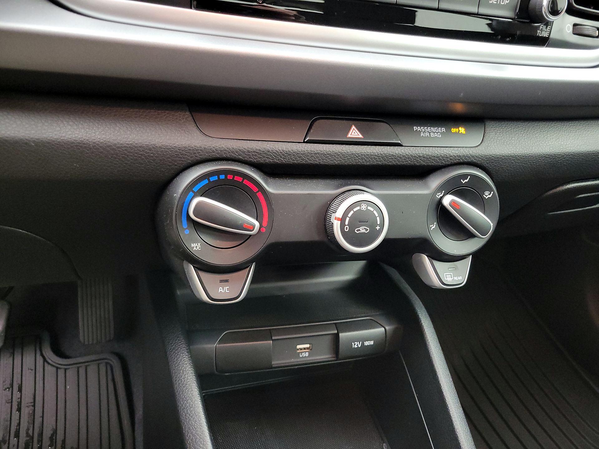 Thumbnail: 2023 Kia Rio - 16