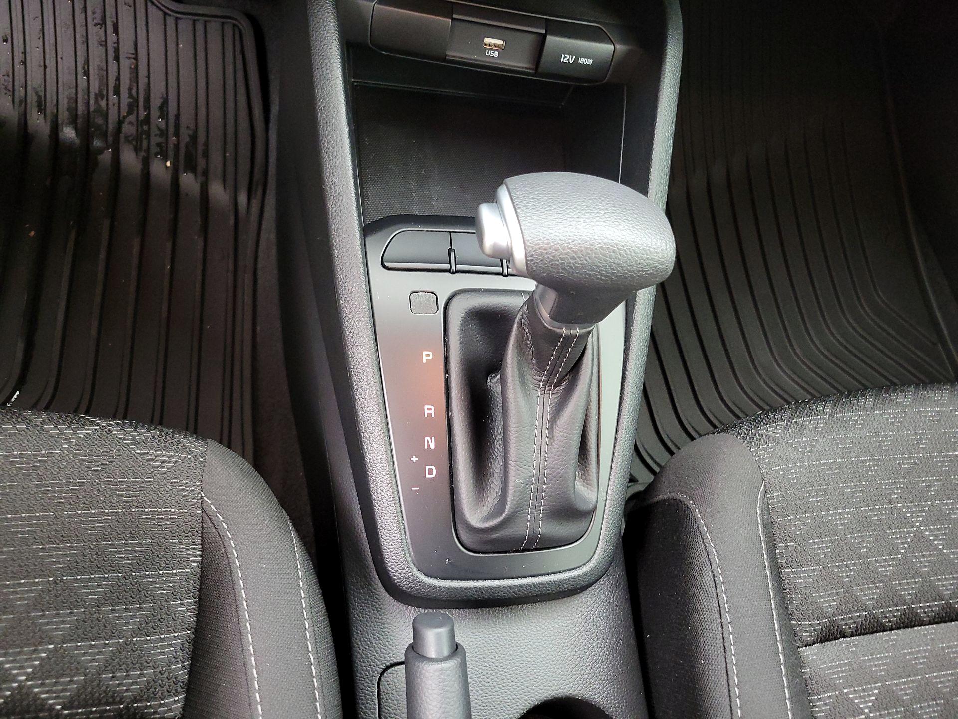 Thumbnail: 2023 Kia Rio - 17