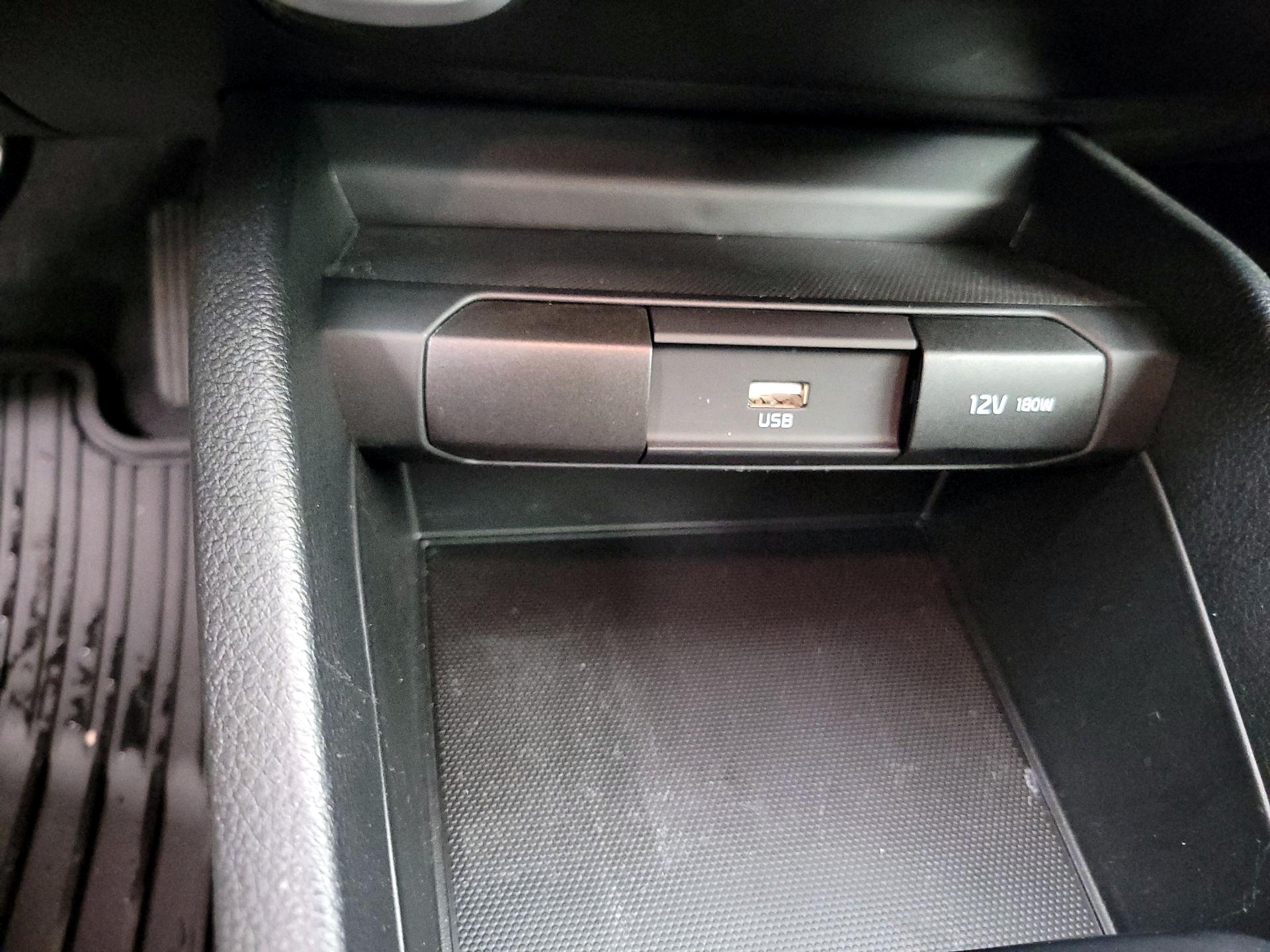 Thumbnail: 2023 Kia Rio - 18