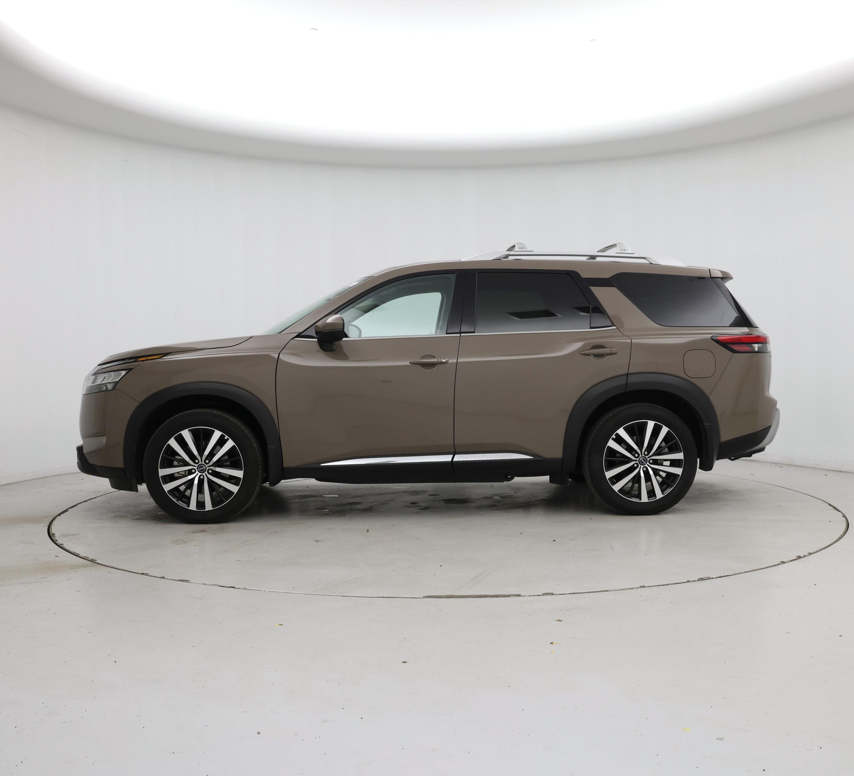 Thumbnail: 2024 Nissan Pathfinder - 3