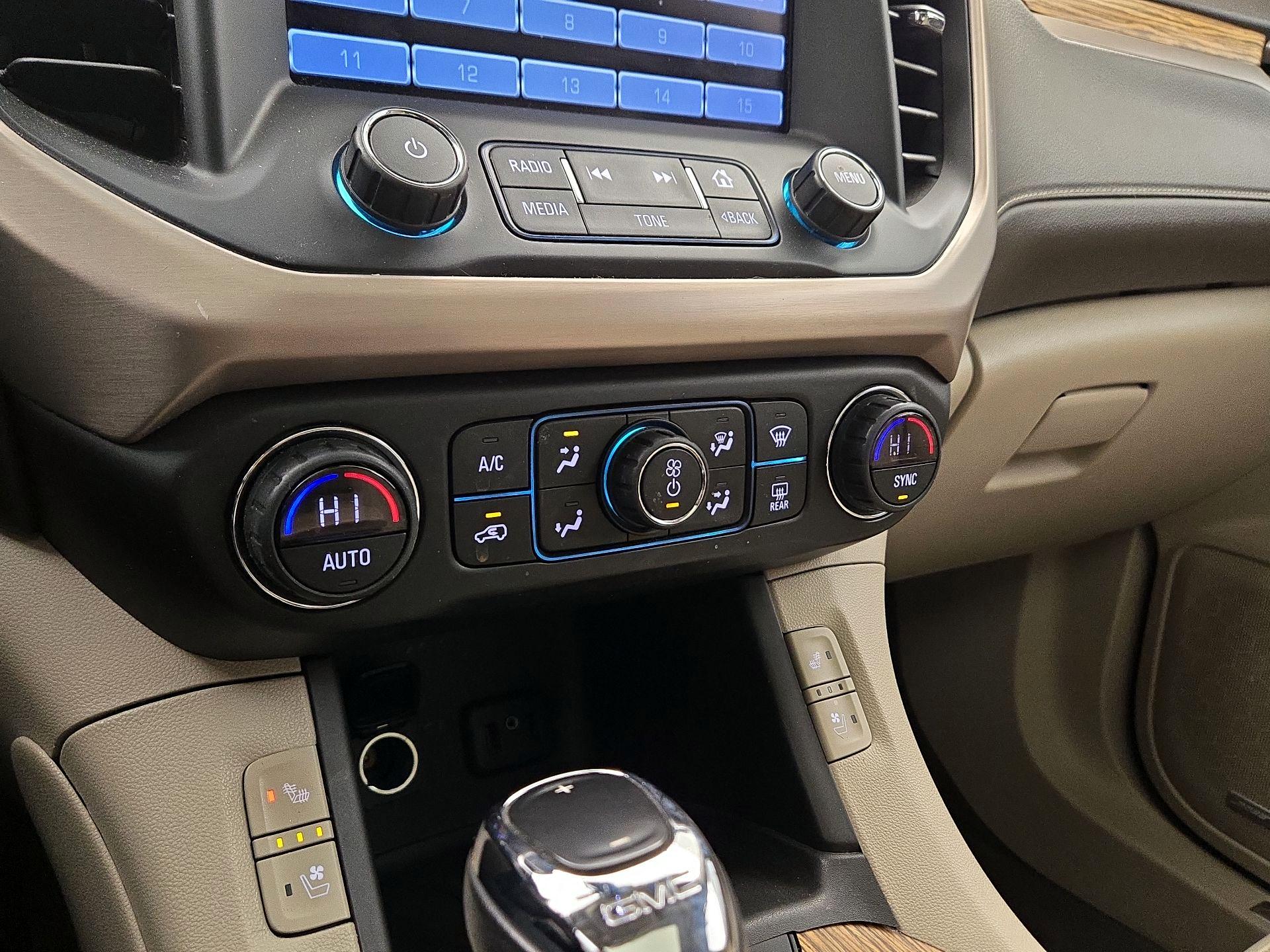 Thumbnail: 2019 GMC Acadia - 16