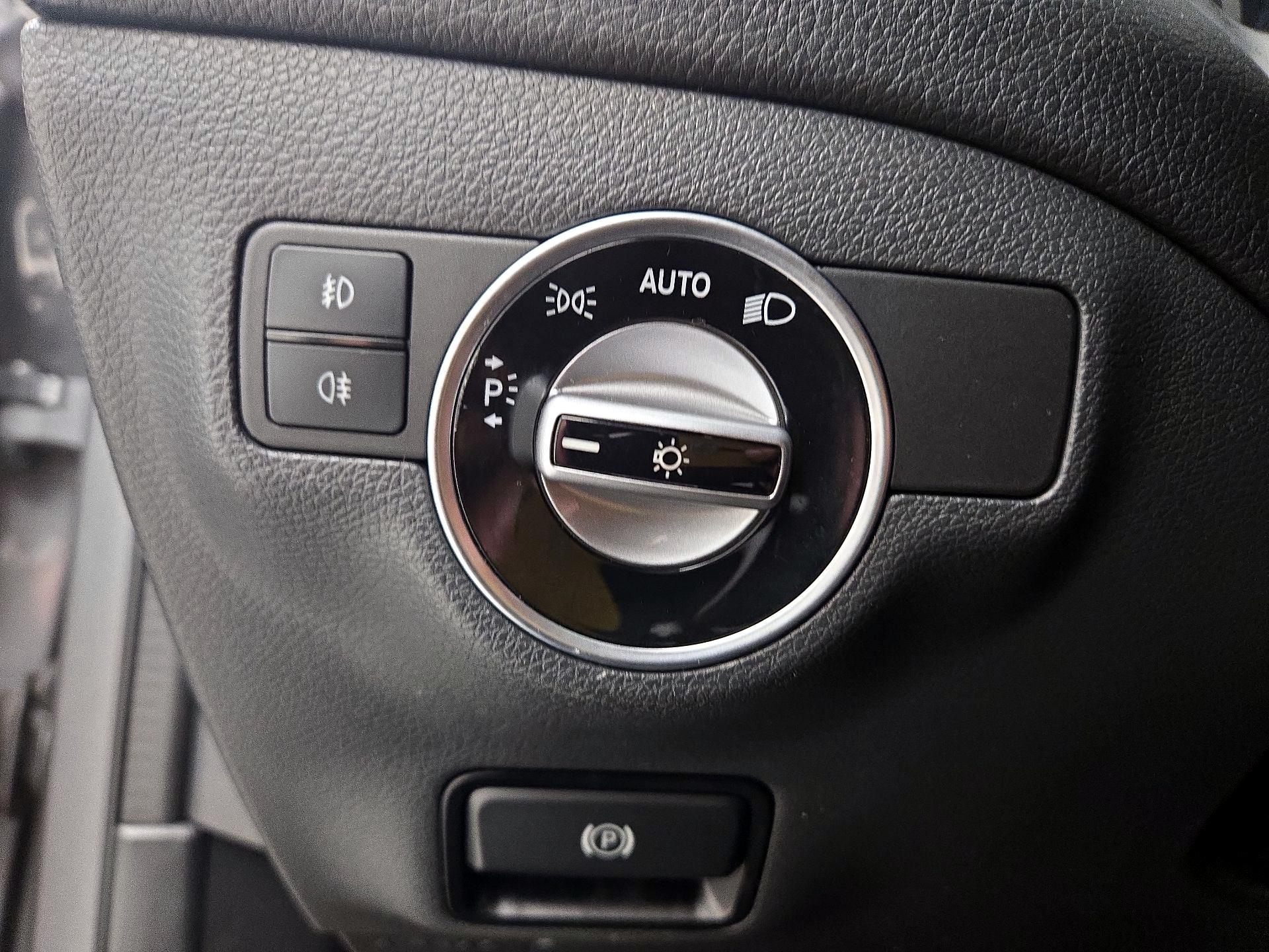 Thumbnail: 2020 Mercedes-Benz GLA - 13