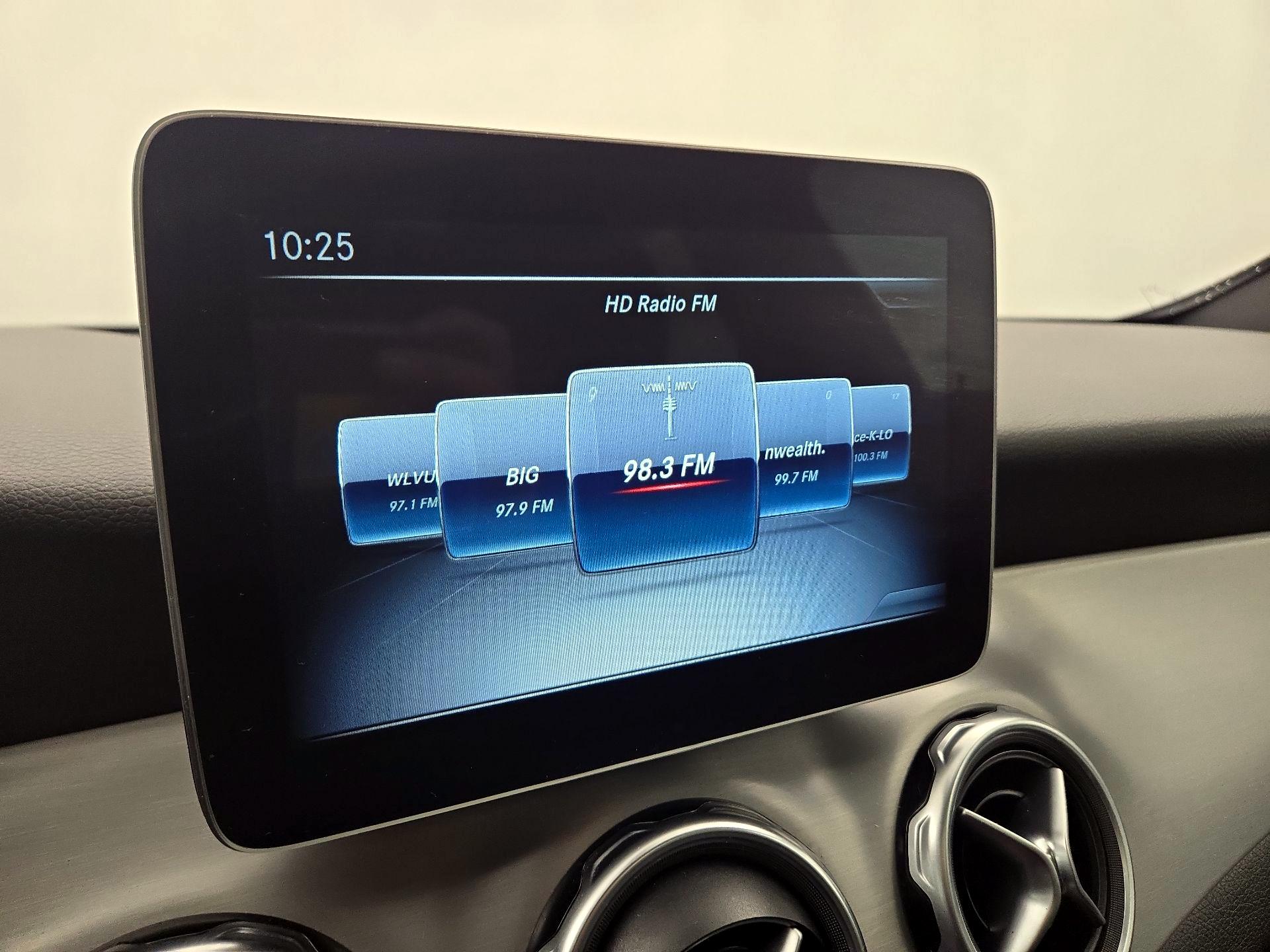 Thumbnail: 2020 Mercedes-Benz GLA - 15