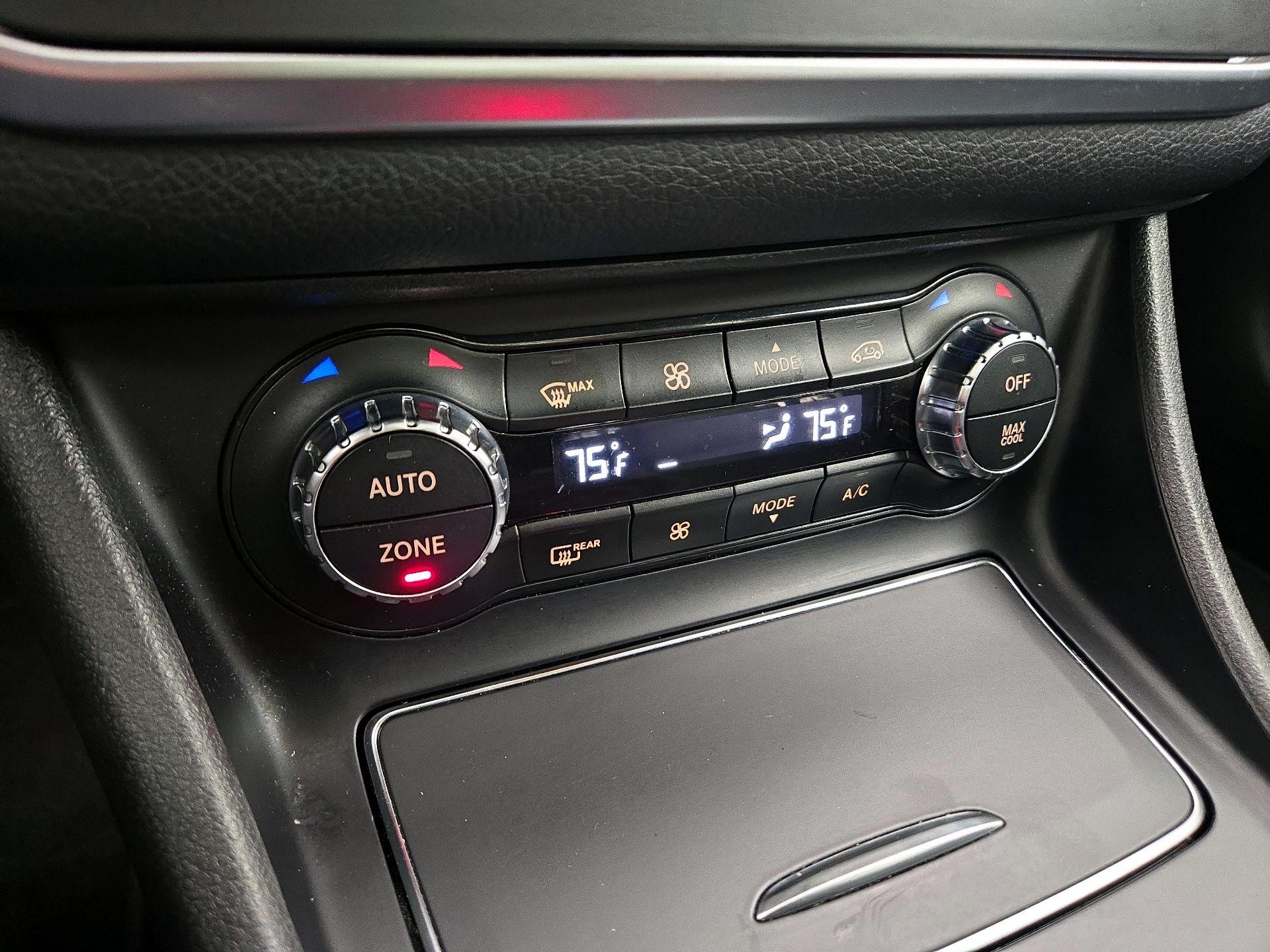 Thumbnail: 2020 Mercedes-Benz GLA - 16