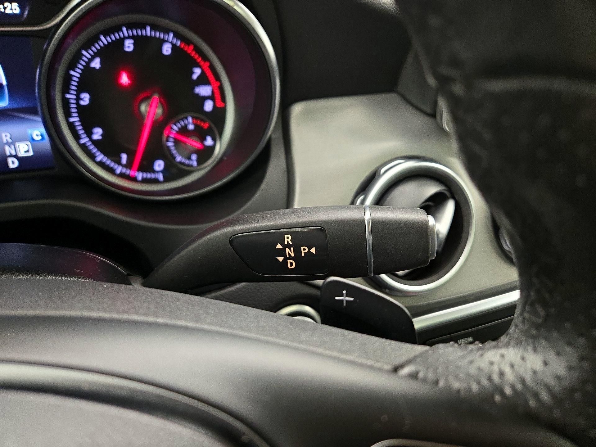 Thumbnail: 2020 Mercedes-Benz GLA - 17