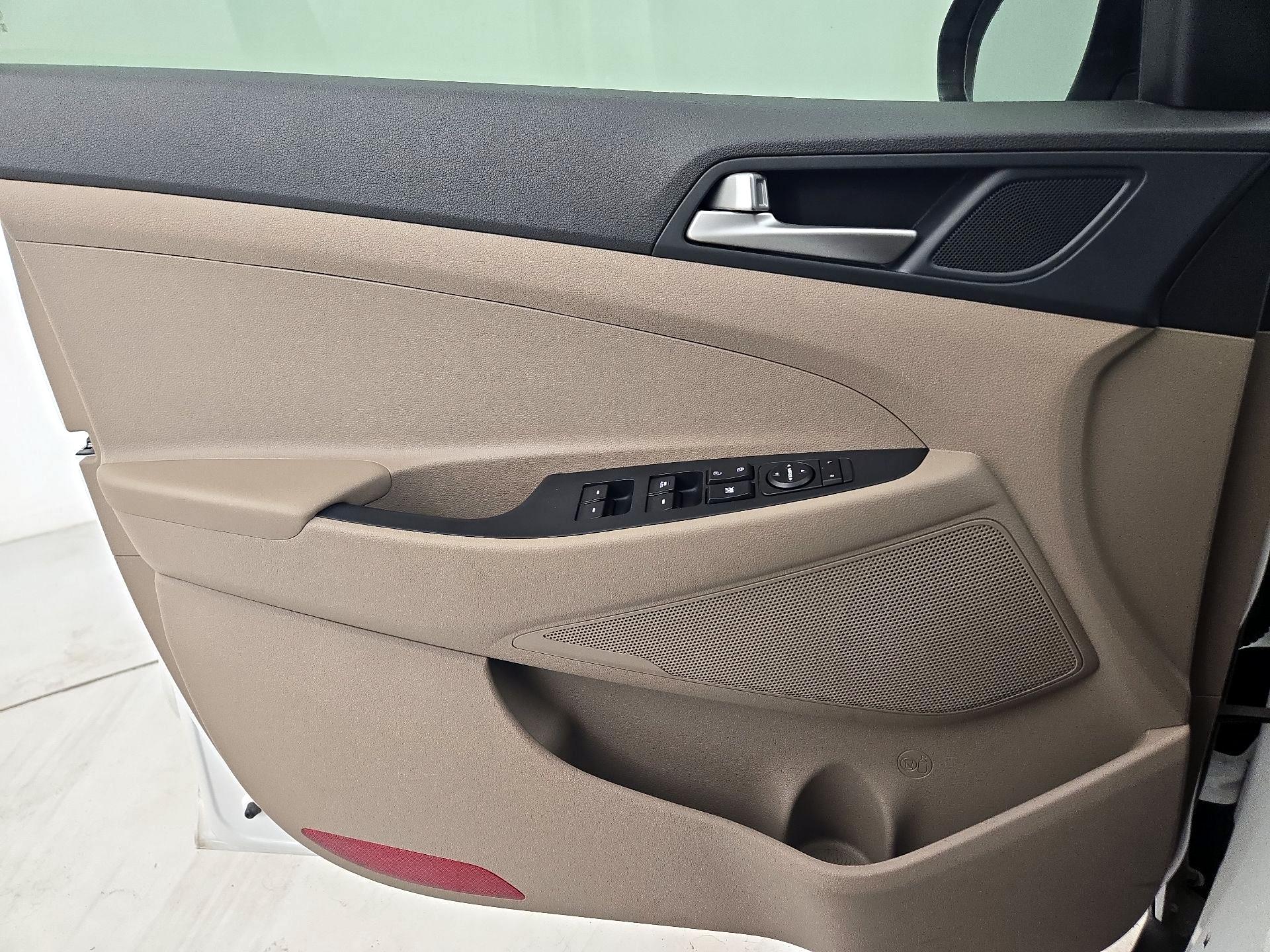 Thumbnail: 2020 Hyundai Tucson - 12