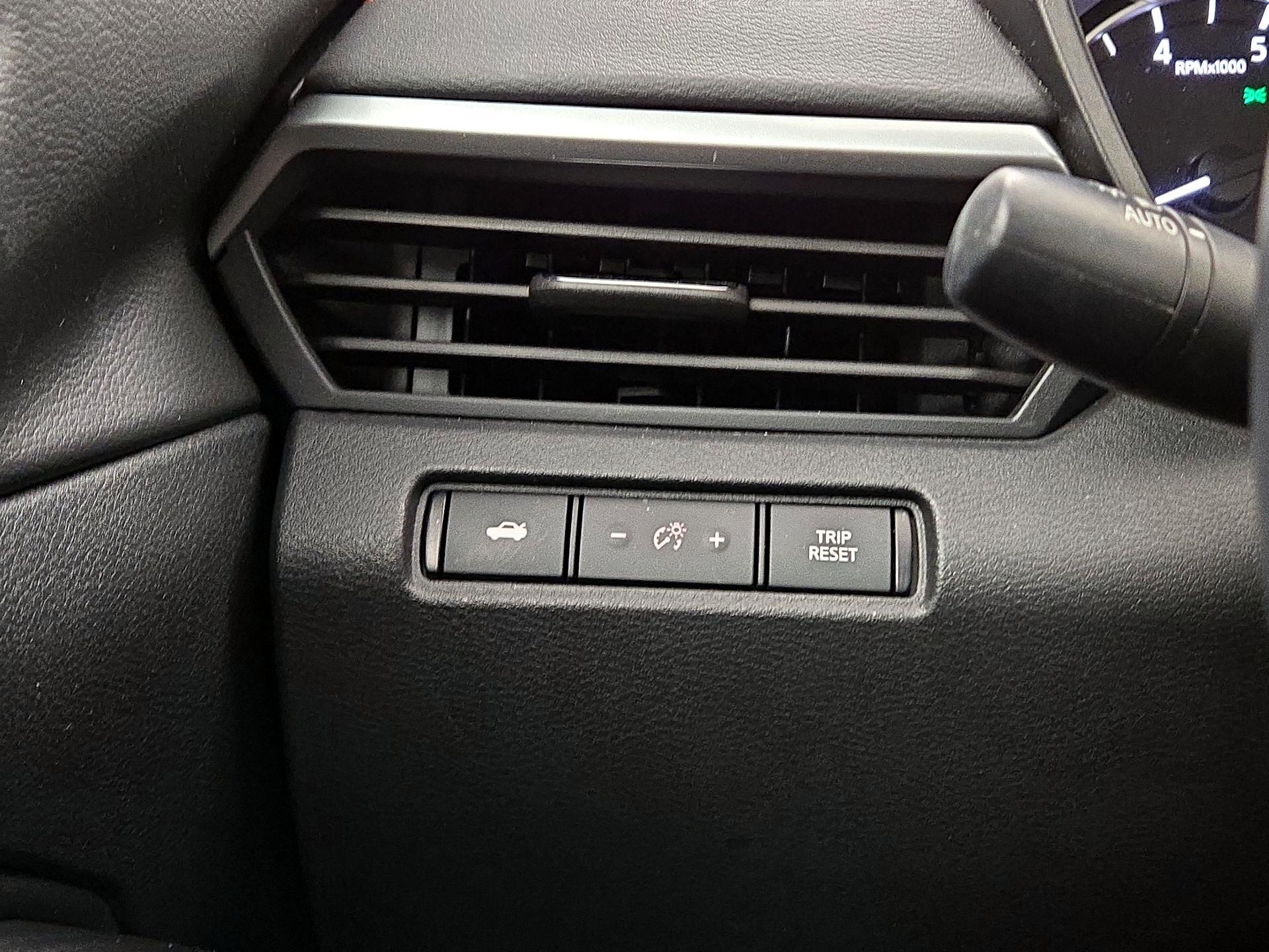 Thumbnail: 2019 Nissan Altima - 13