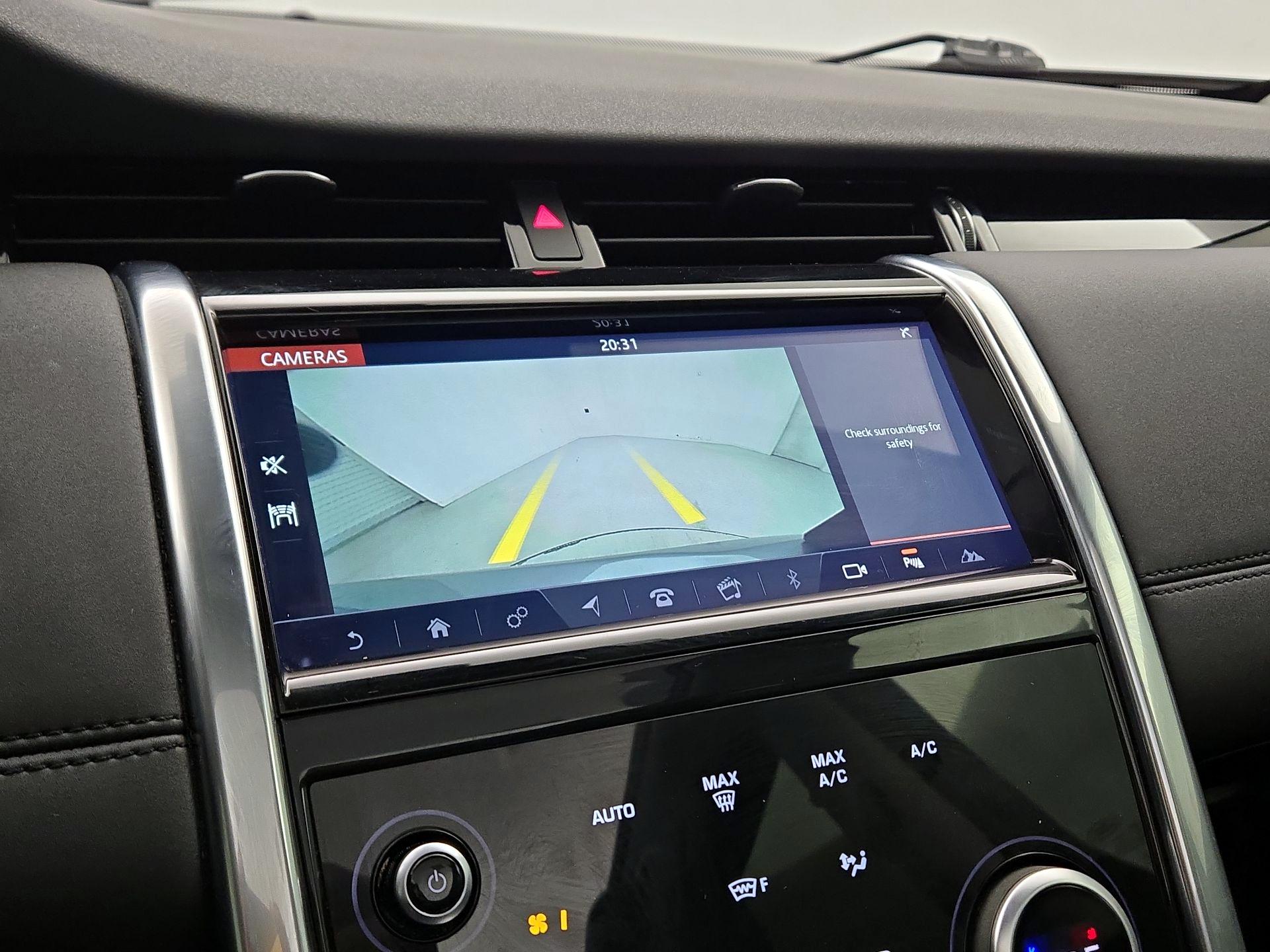 Thumbnail: 2020 Land Rover Discovery Sport - 14