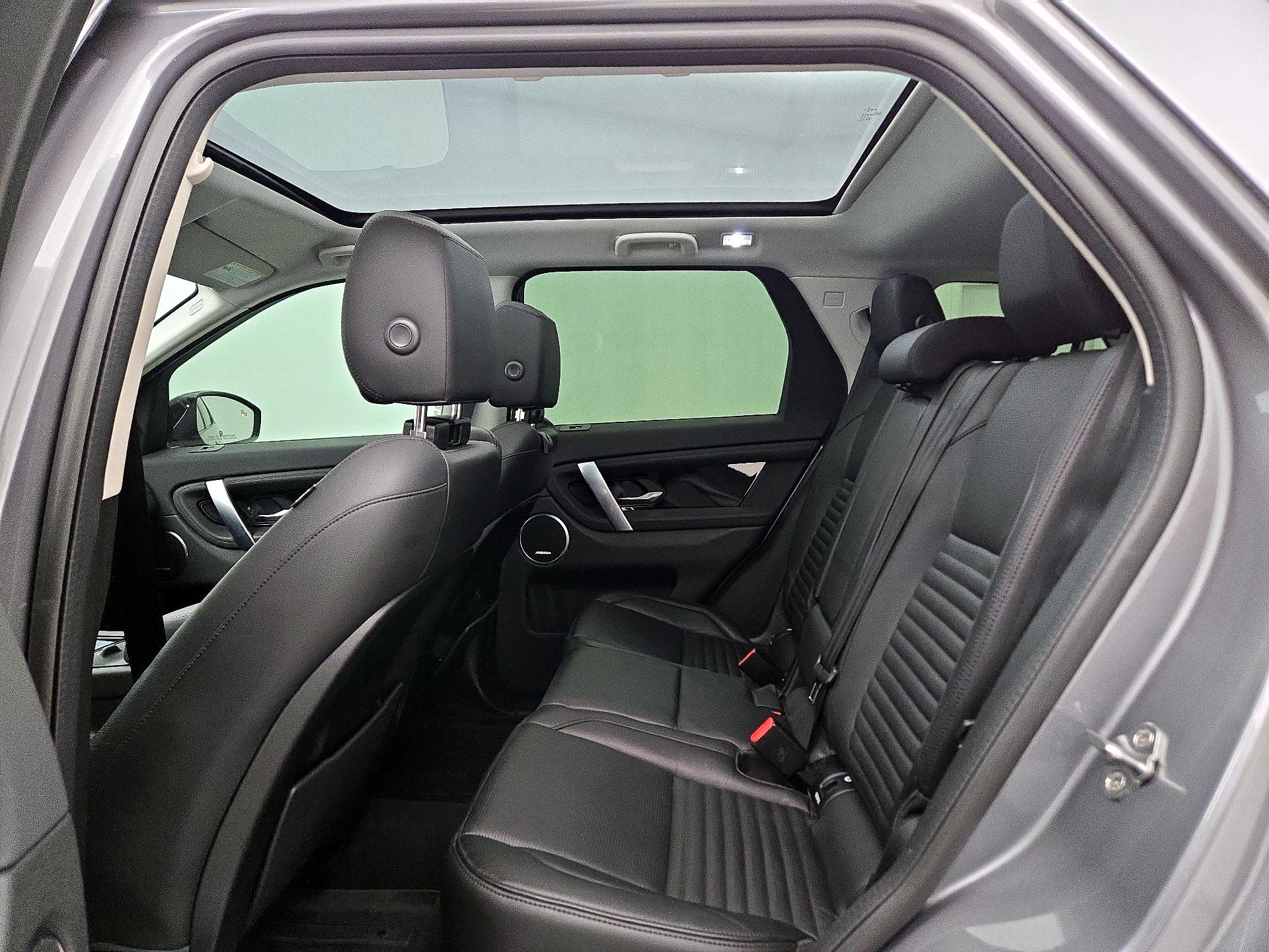 Thumbnail: 2020 Land Rover Discovery Sport - 20