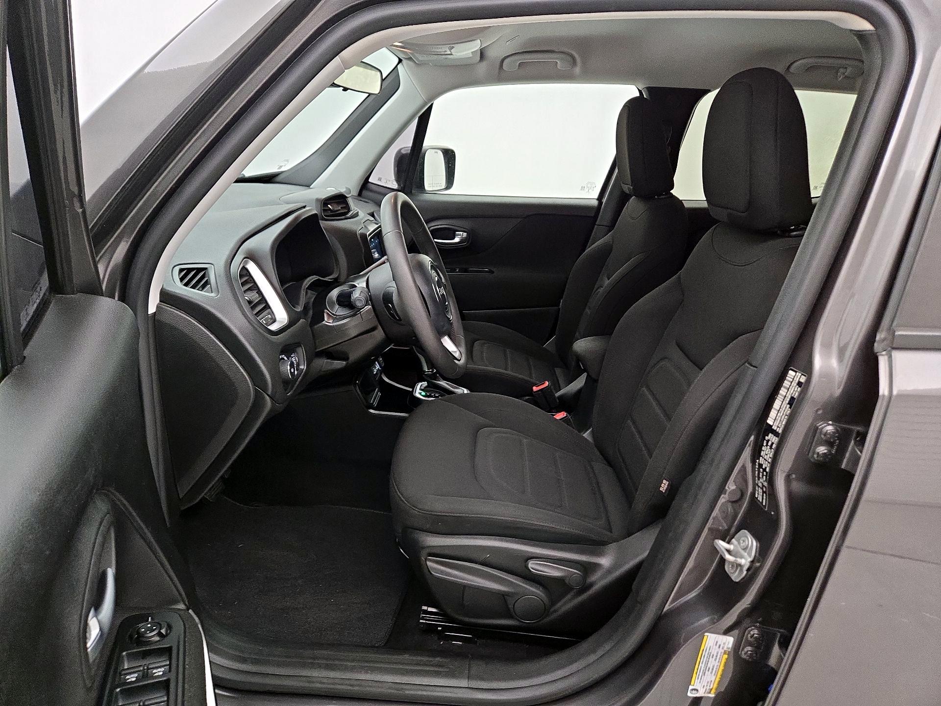 Thumbnail: 2018 Jeep Renegade - 11