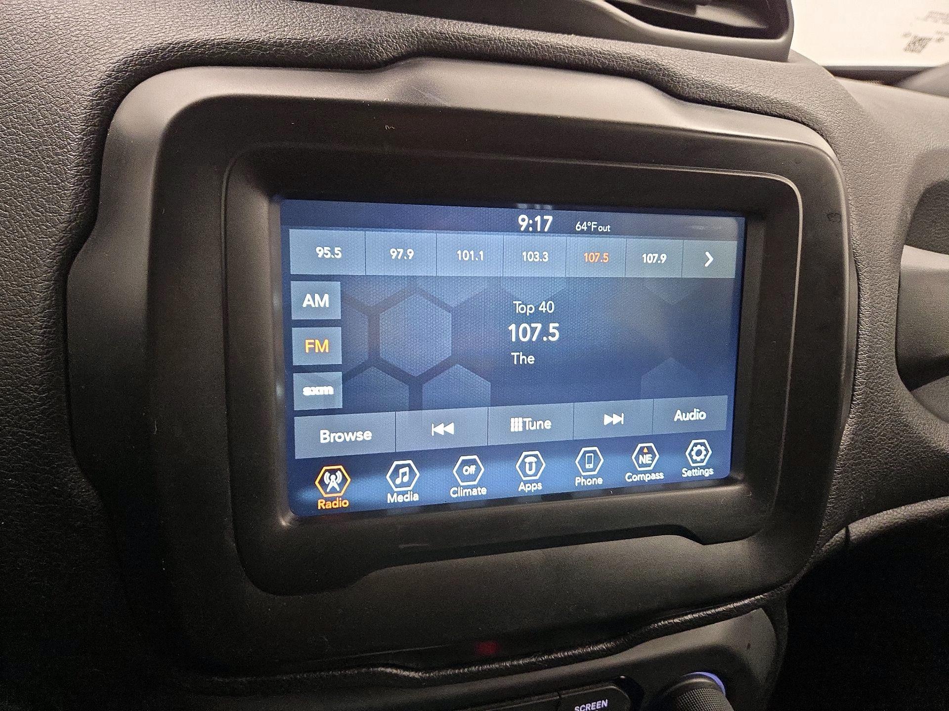 Thumbnail: 2018 Jeep Renegade - 15