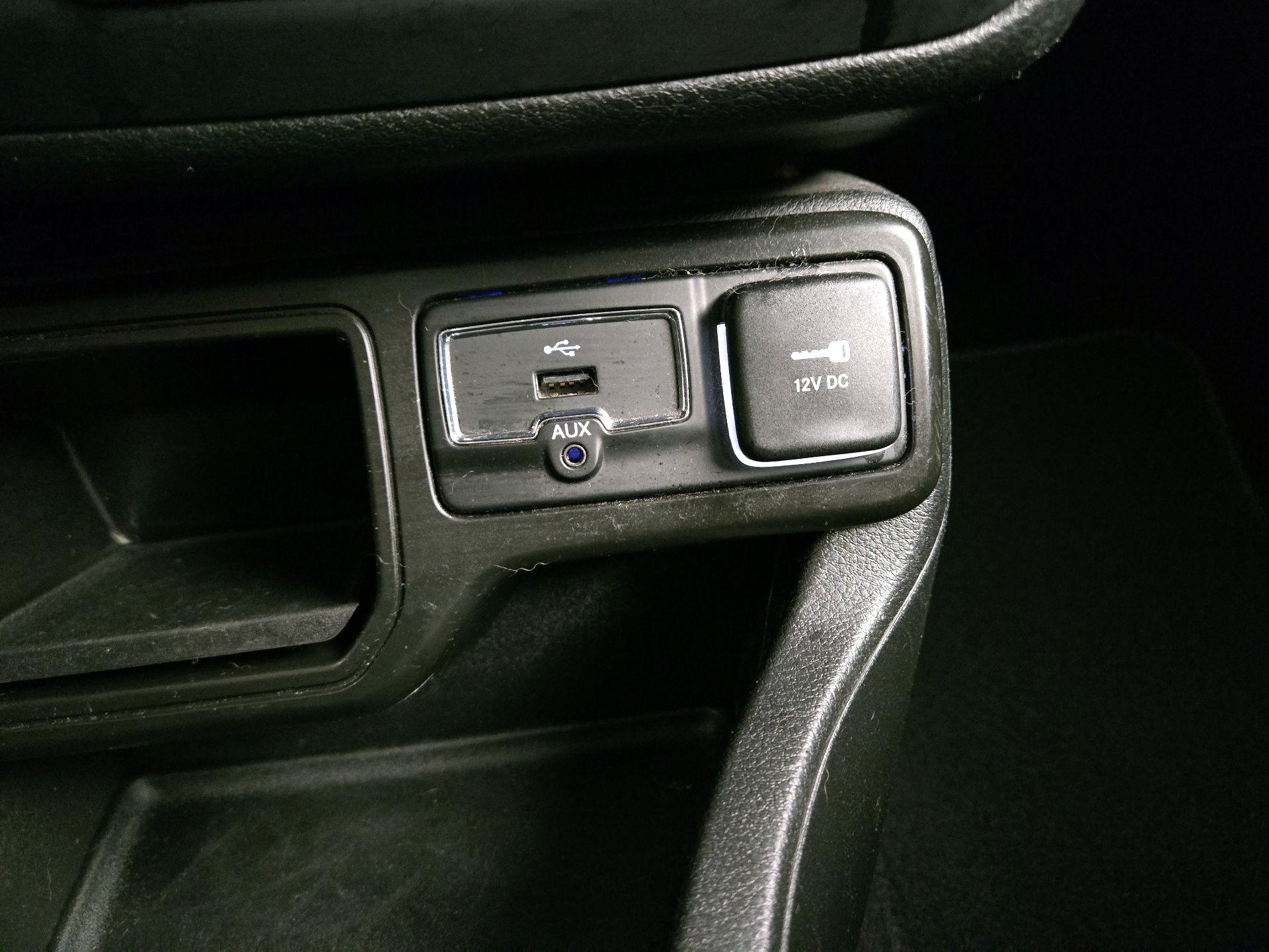 Thumbnail: 2018 Jeep Renegade - 18