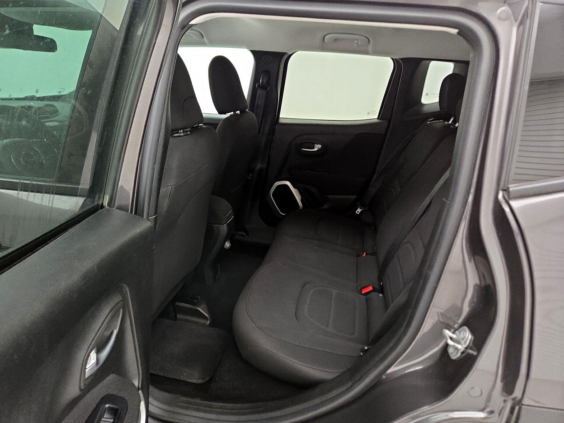 Thumbnail: 2018 Jeep Renegade - 19