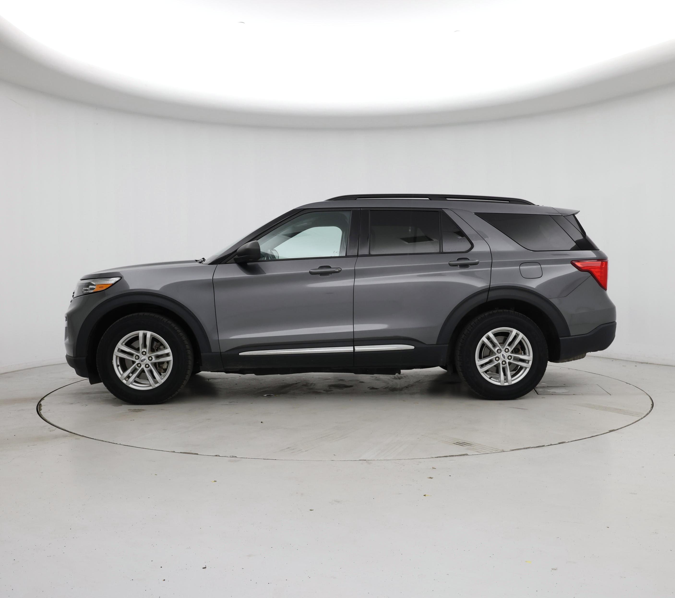 Thumbnail: 2022 Ford Explorer - 3