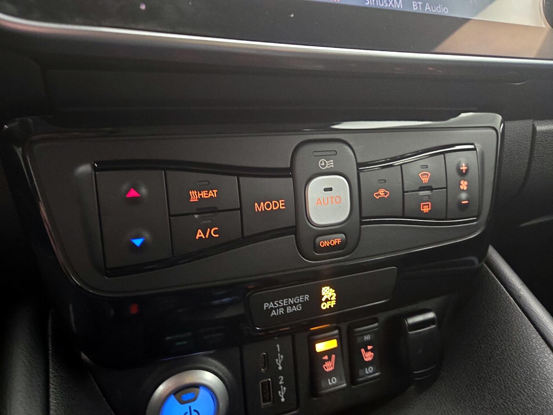 Thumbnail: 2020 Nissan Leaf - 17