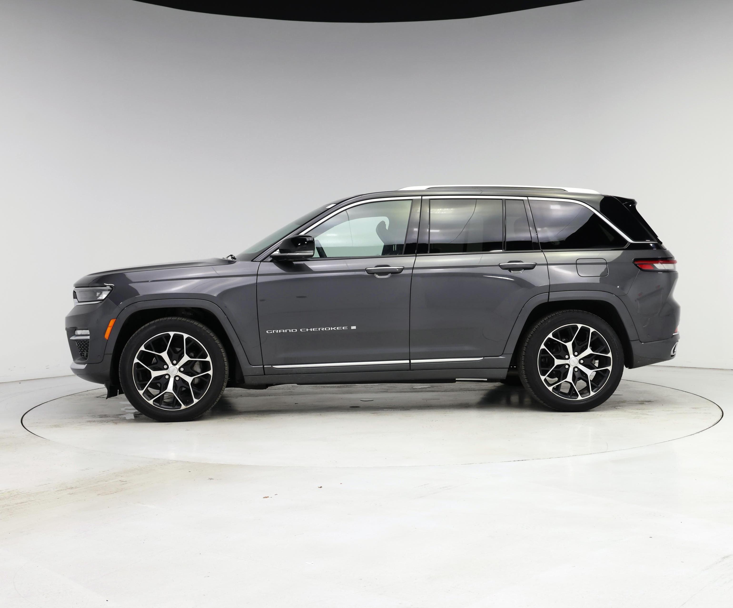 Thumbnail: 2022 Jeep Grand Cherokee - 3