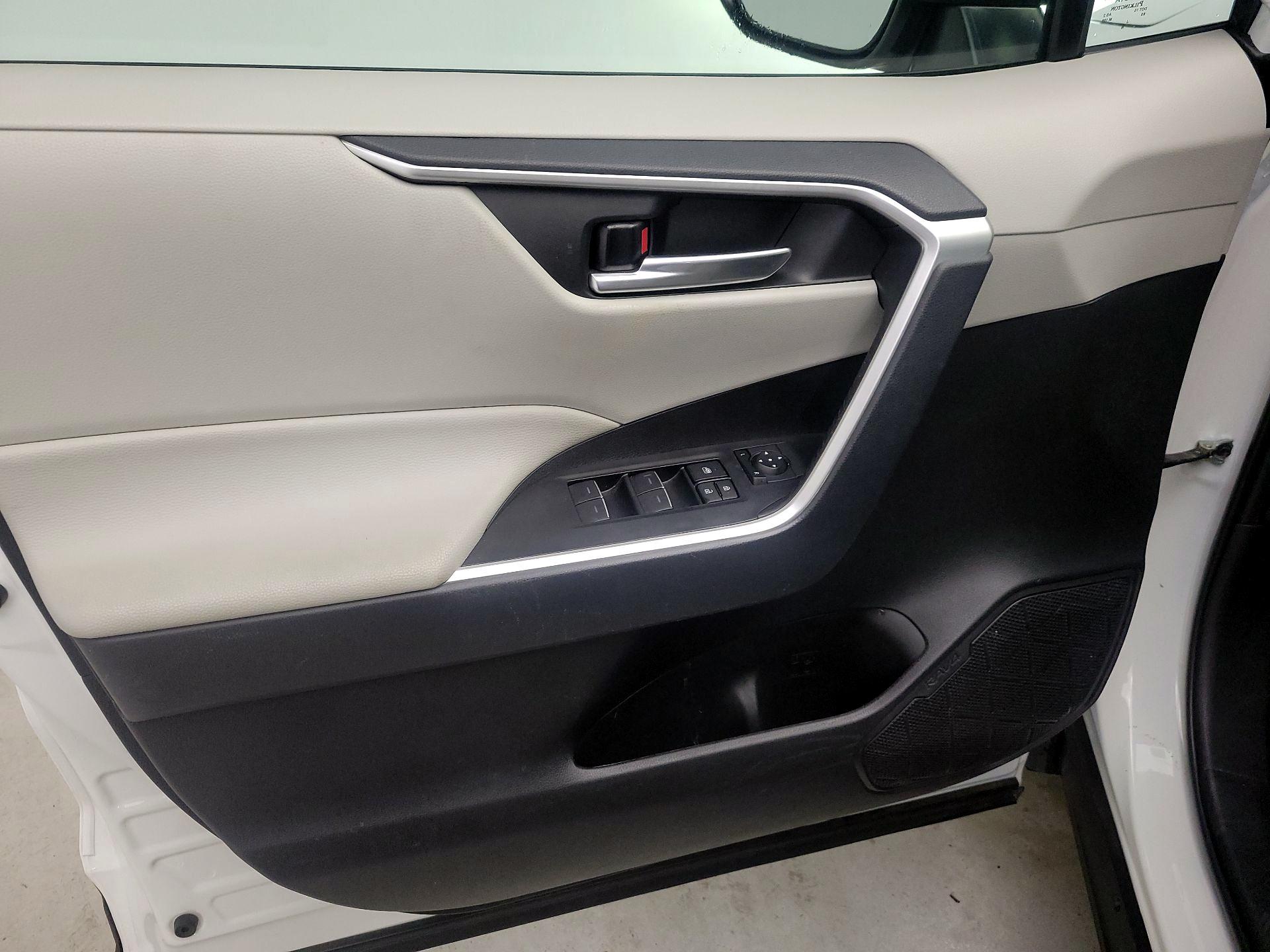 Thumbnail: 2024 Toyota RAV4 - 12