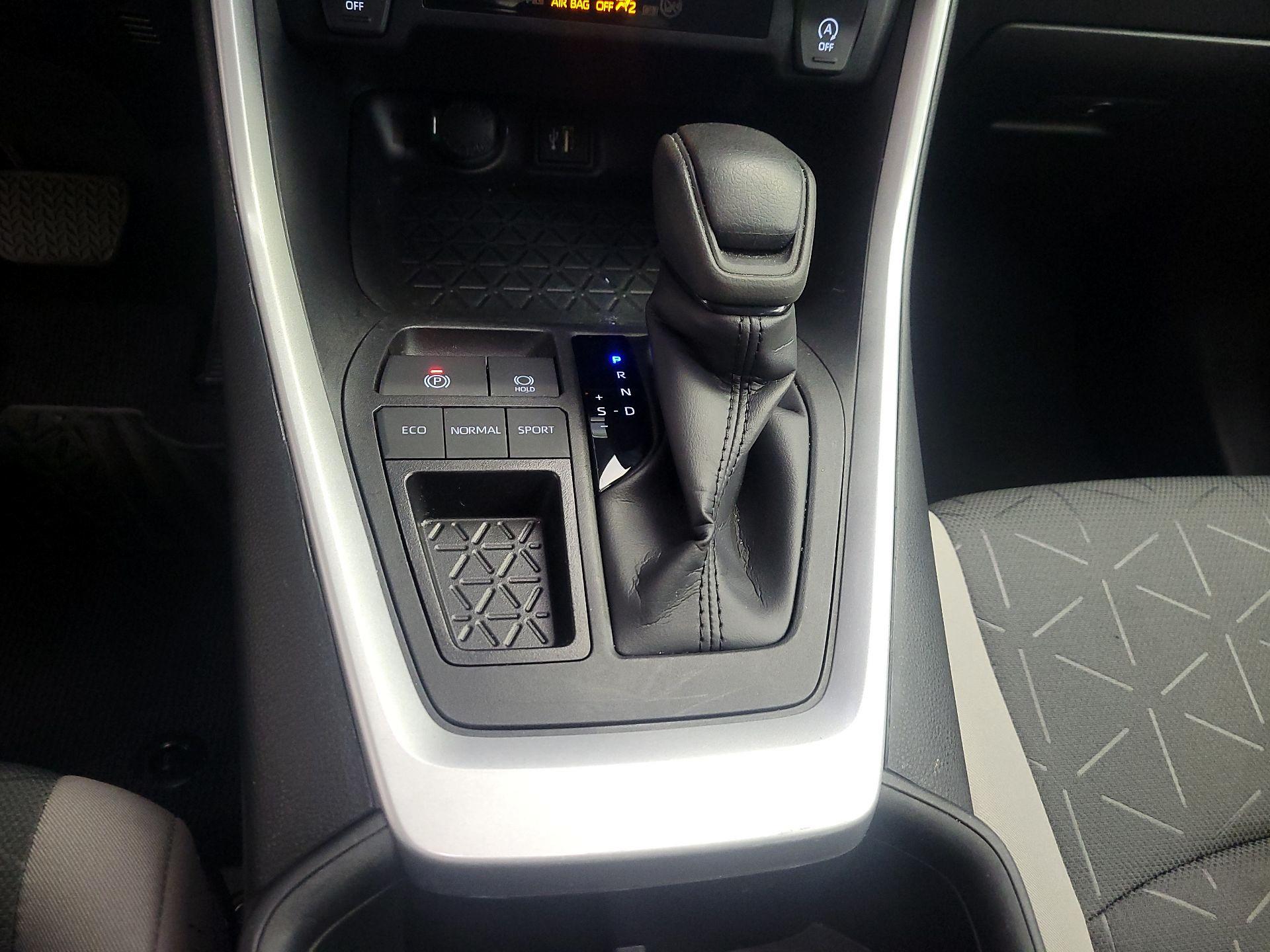 Thumbnail: 2024 Toyota RAV4 - 17