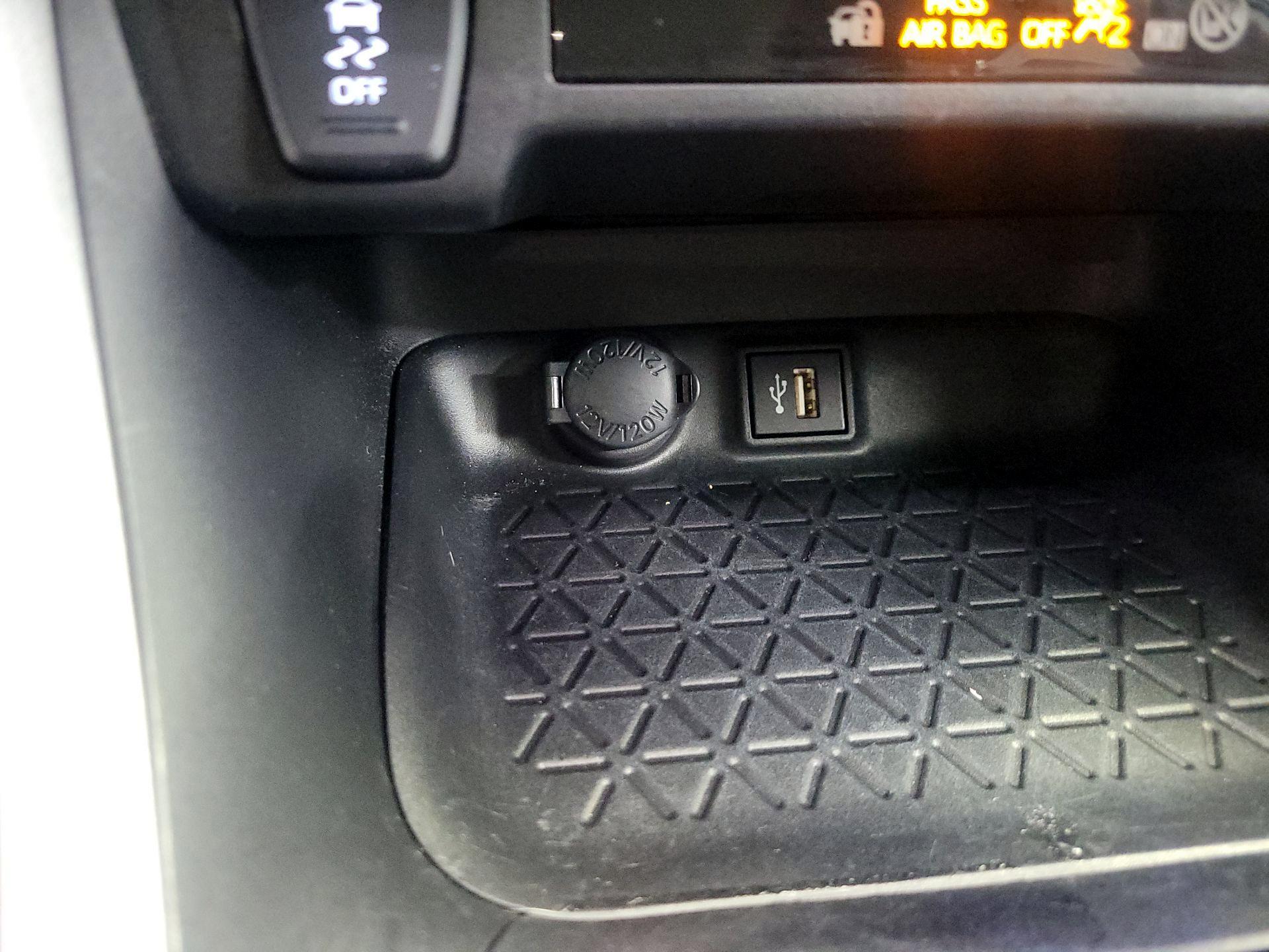 Thumbnail: 2024 Toyota RAV4 - 18