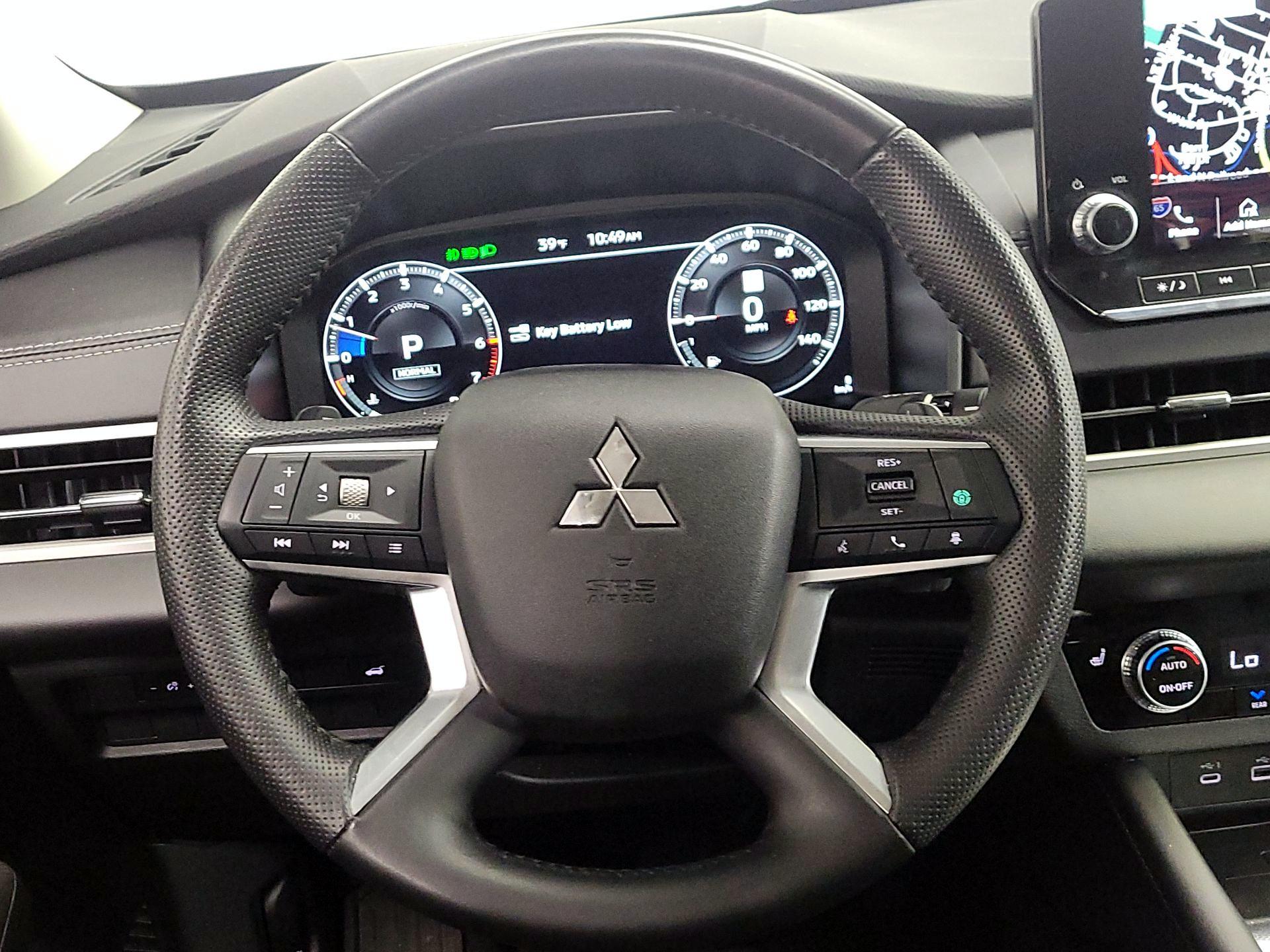 Thumbnail: 2024 Mitsubishi Outlander - 10