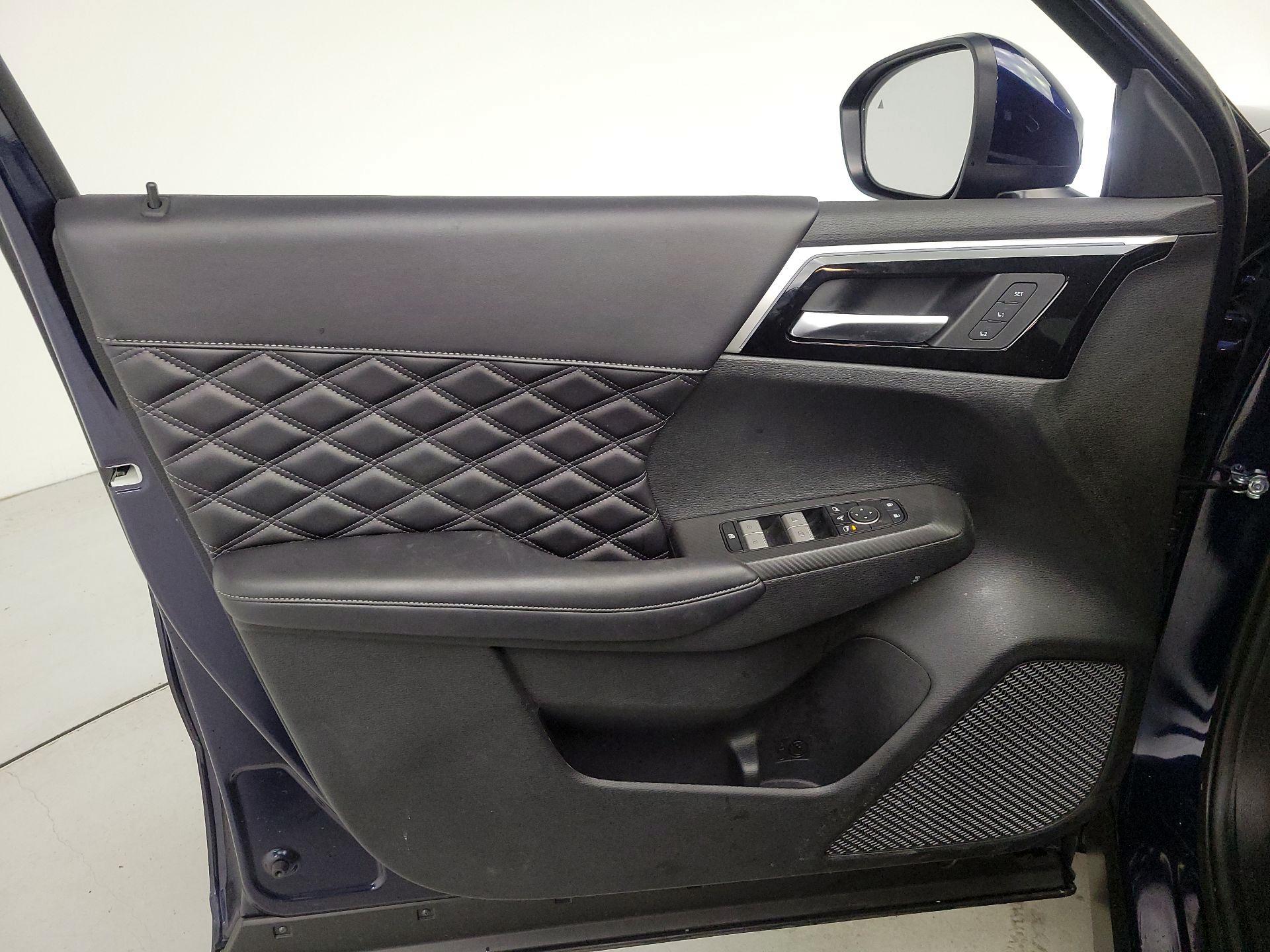 Thumbnail: 2024 Mitsubishi Outlander - 12