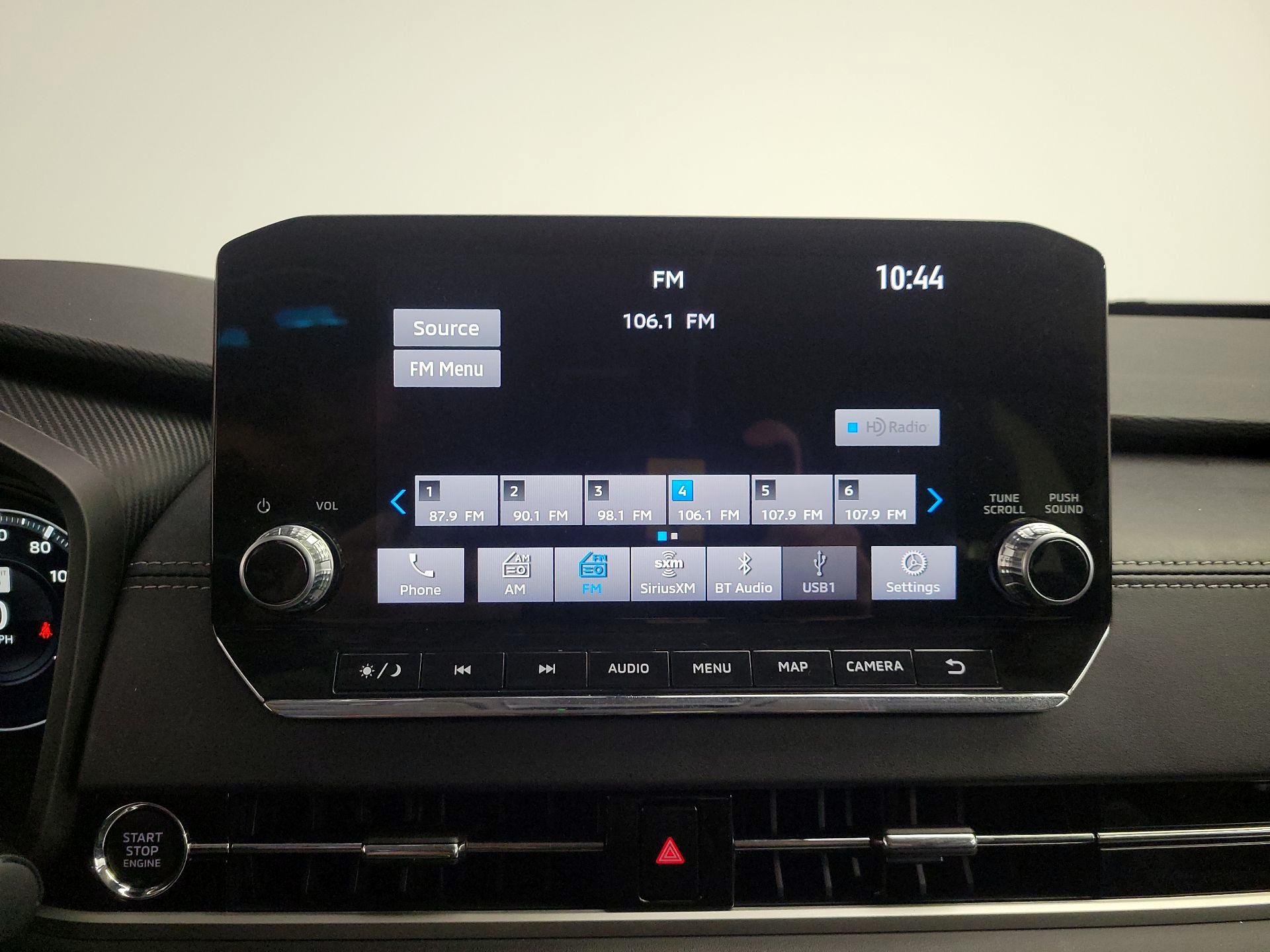 Thumbnail: 2024 Mitsubishi Outlander - 16