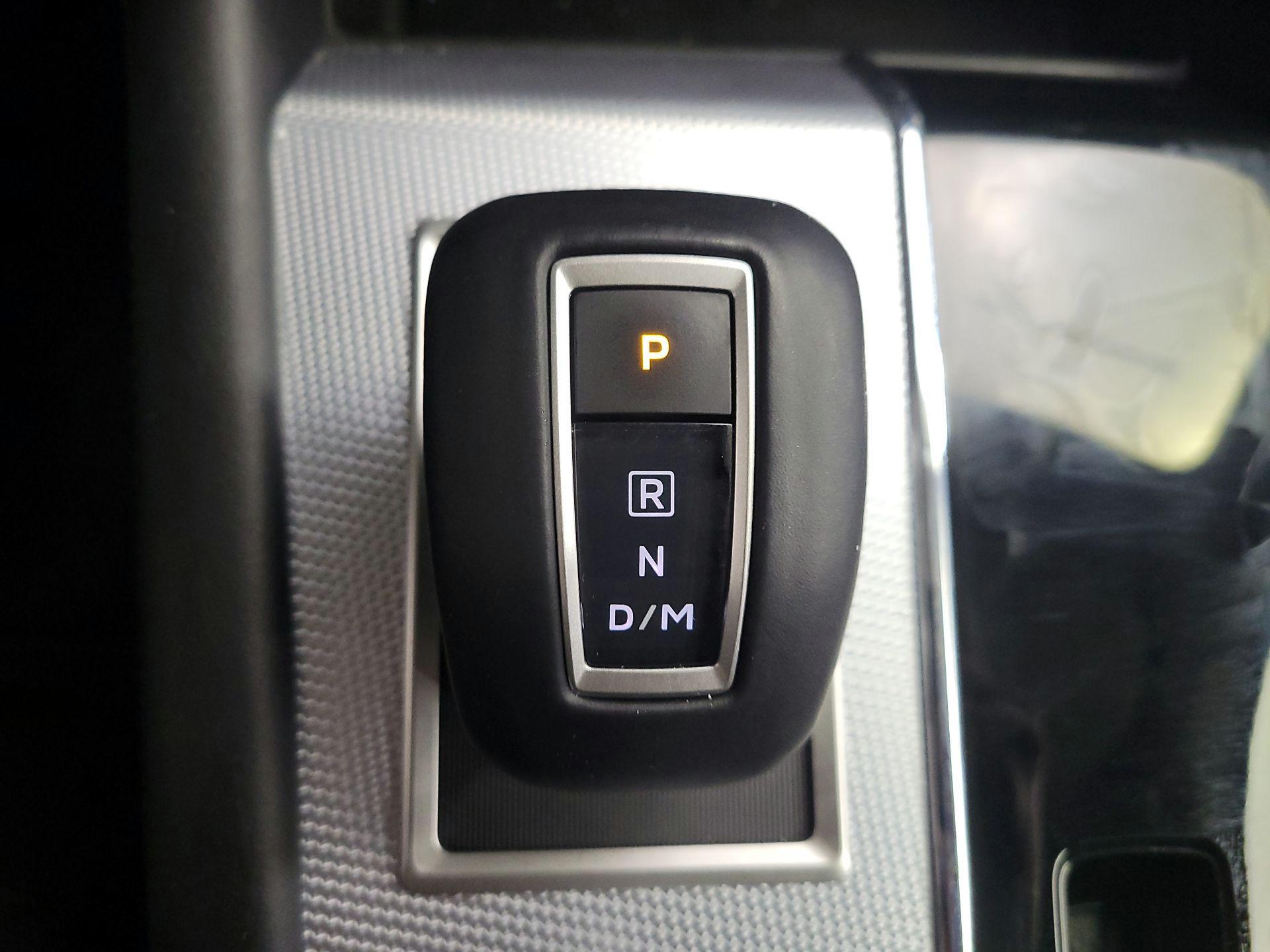 Thumbnail: 2024 Mitsubishi Outlander - 18