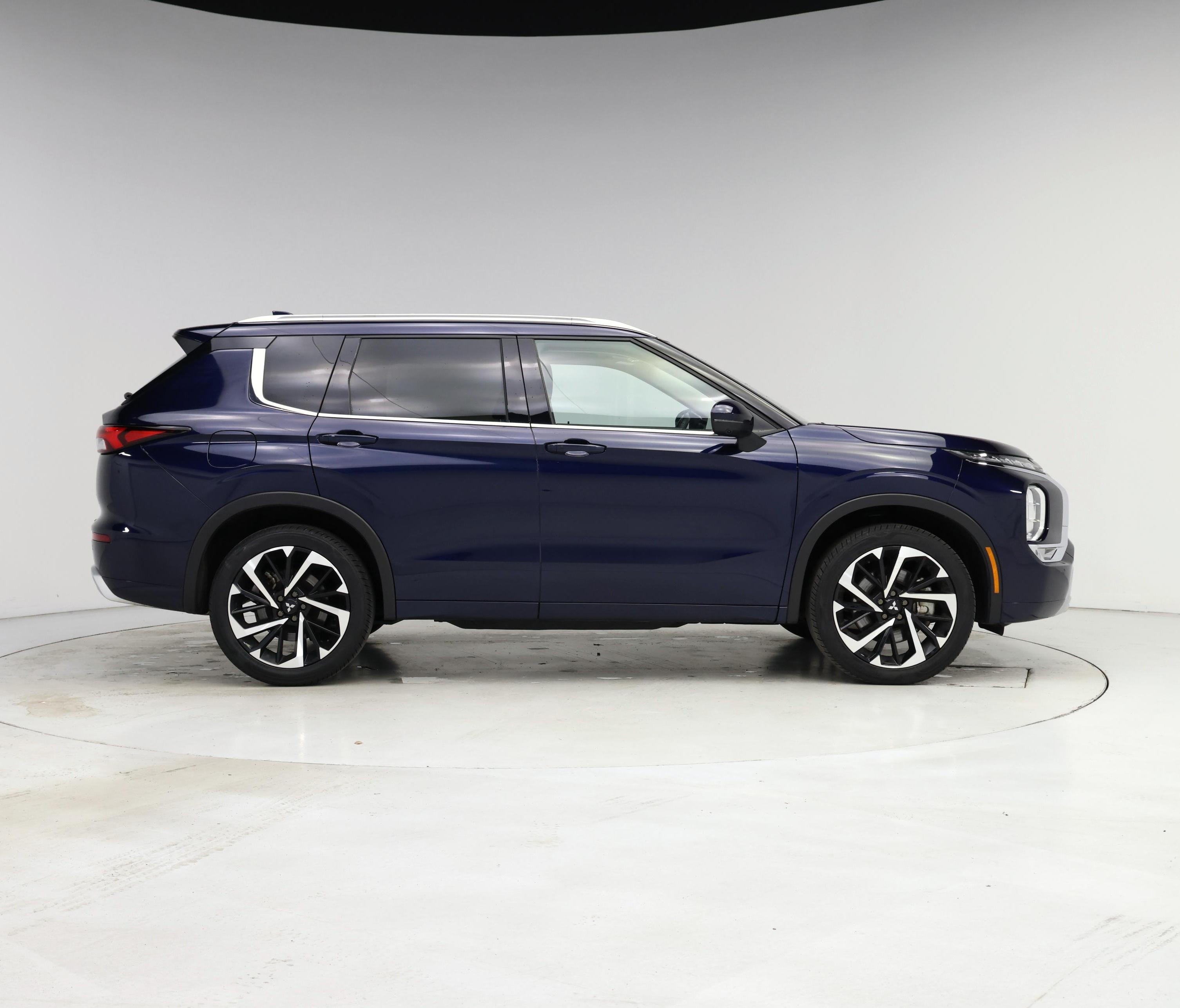 Thumbnail: 2024 Mitsubishi Outlander - 7