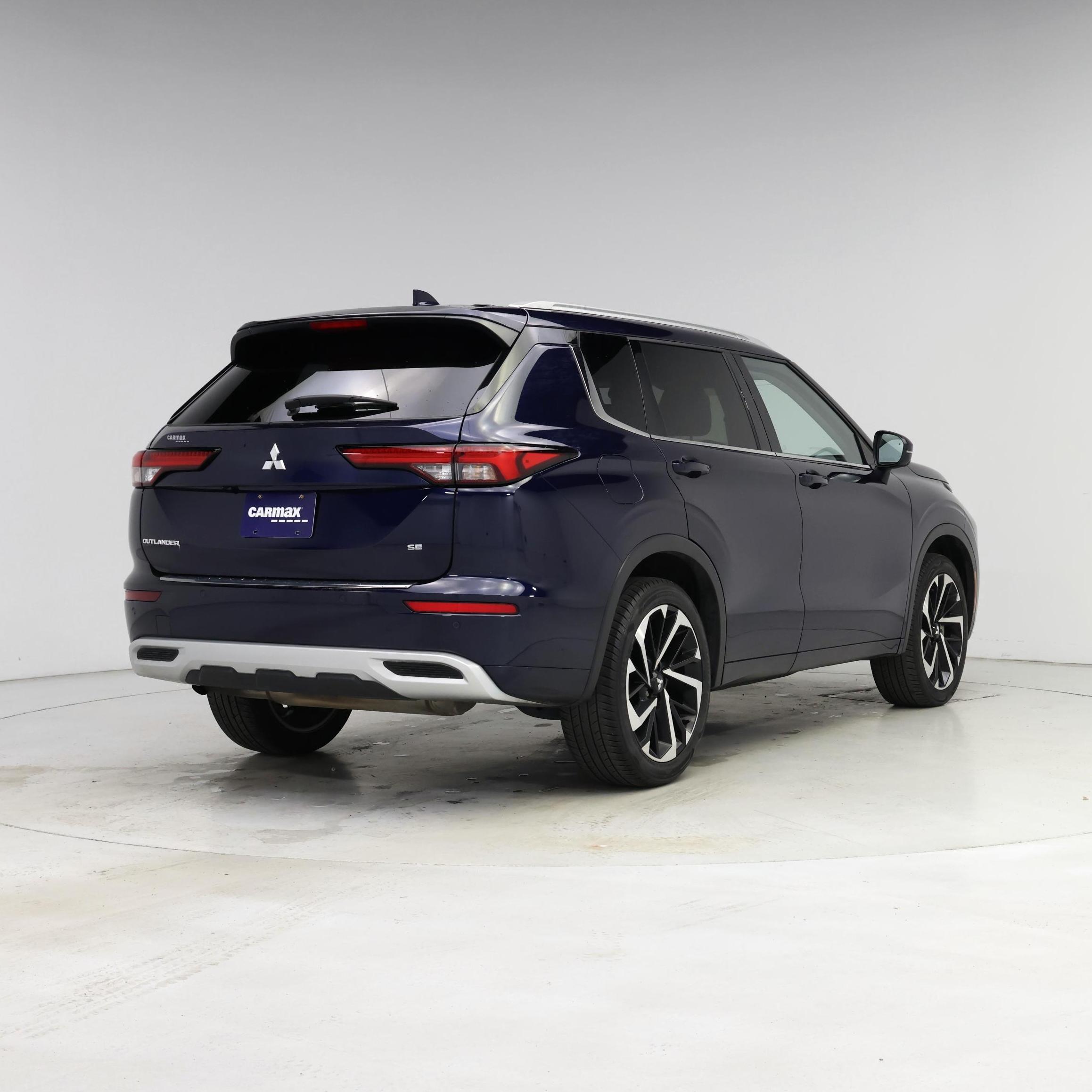 Thumbnail: 2024 Mitsubishi Outlander - 8